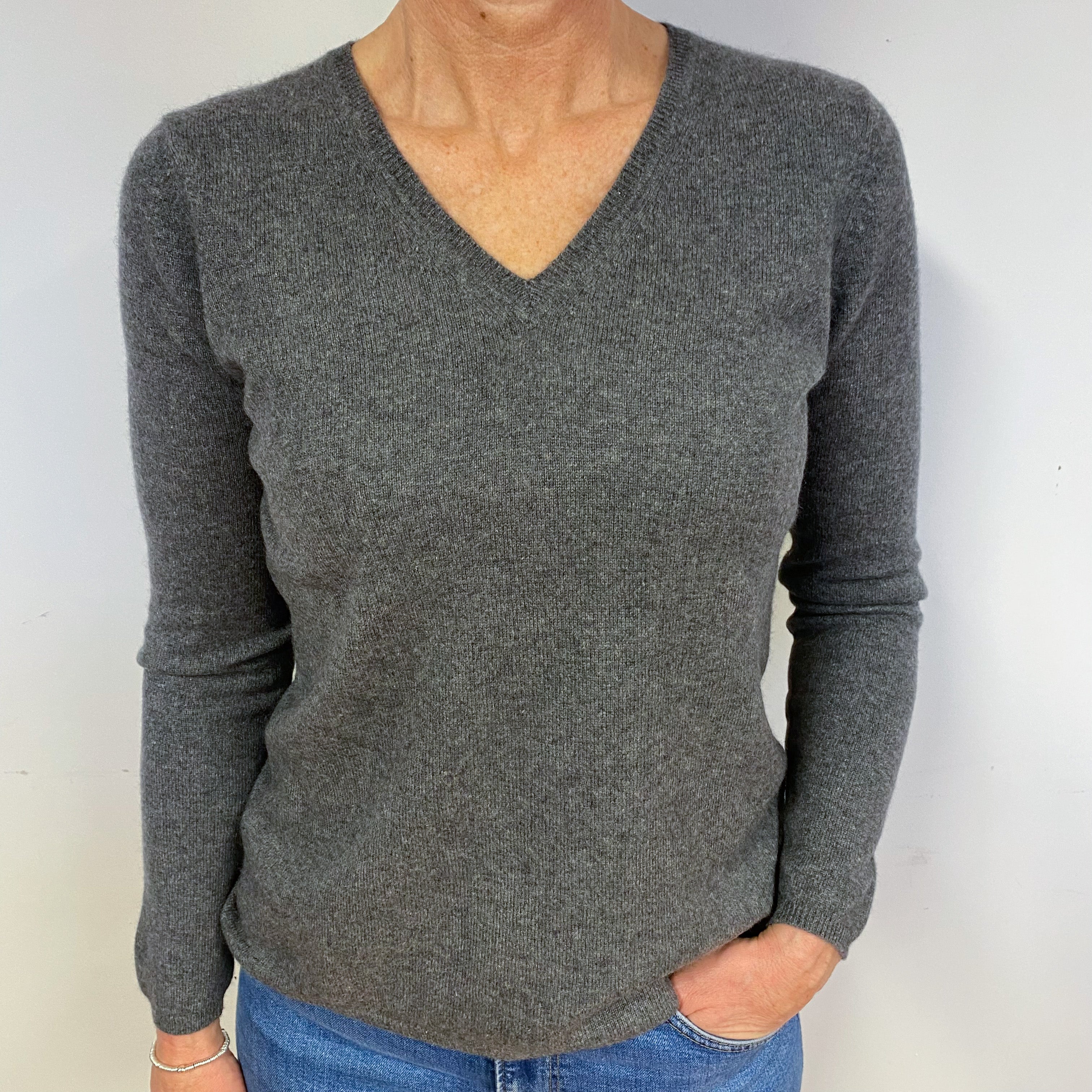 Slate Grey Cashmere V-neck Jumper Medium – Nearly New Cashmere Co.