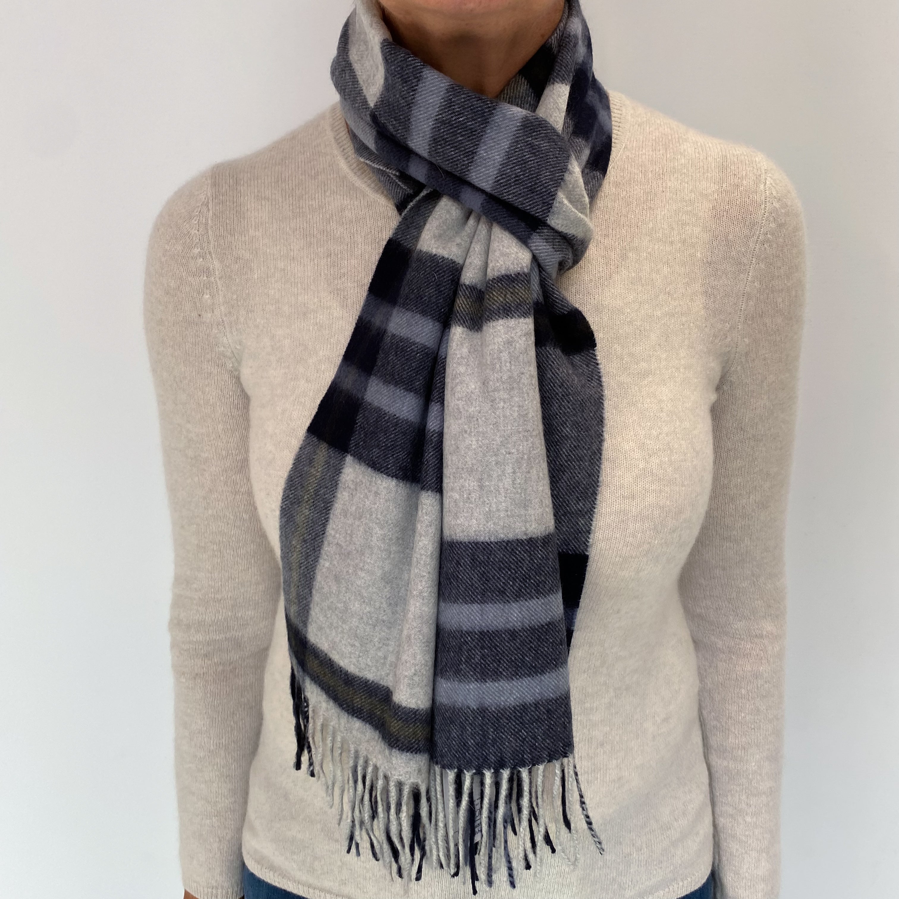 Smoke Grey Checked Cashmere Tasseled Woven Scarf