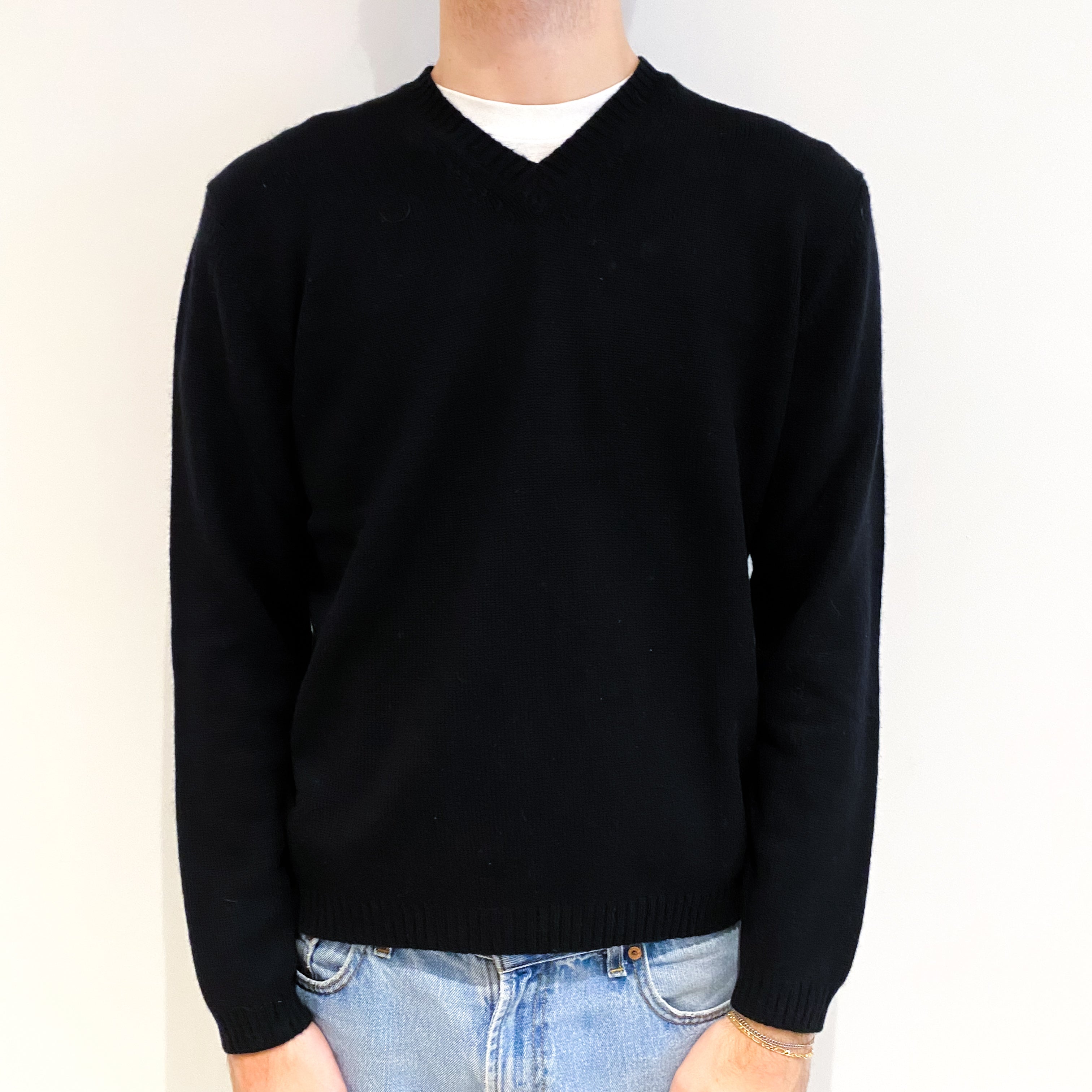 Men's Black Cashmere V Neck Jumper Medium