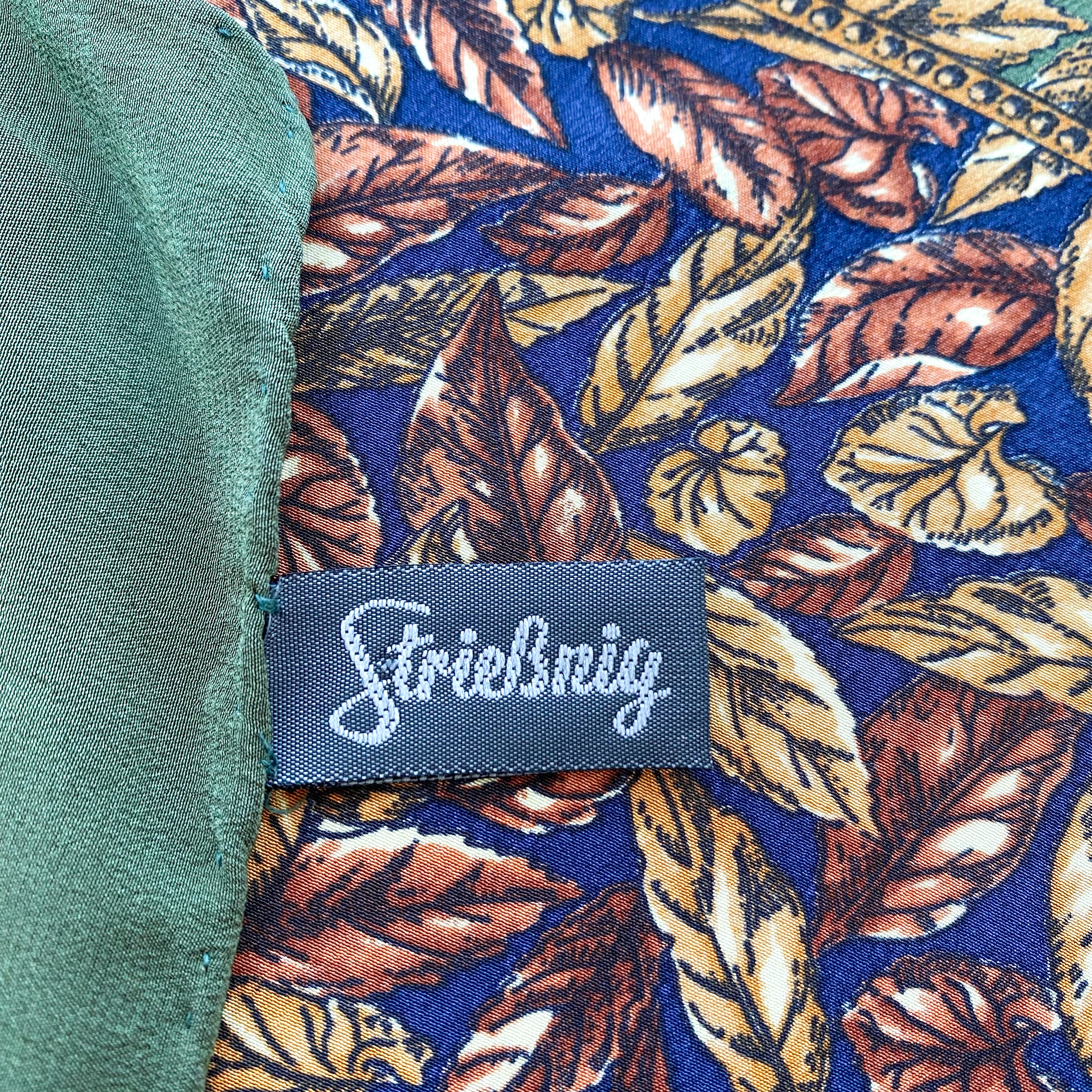 Strießnig Leaf Design Vintage Silk Scarf