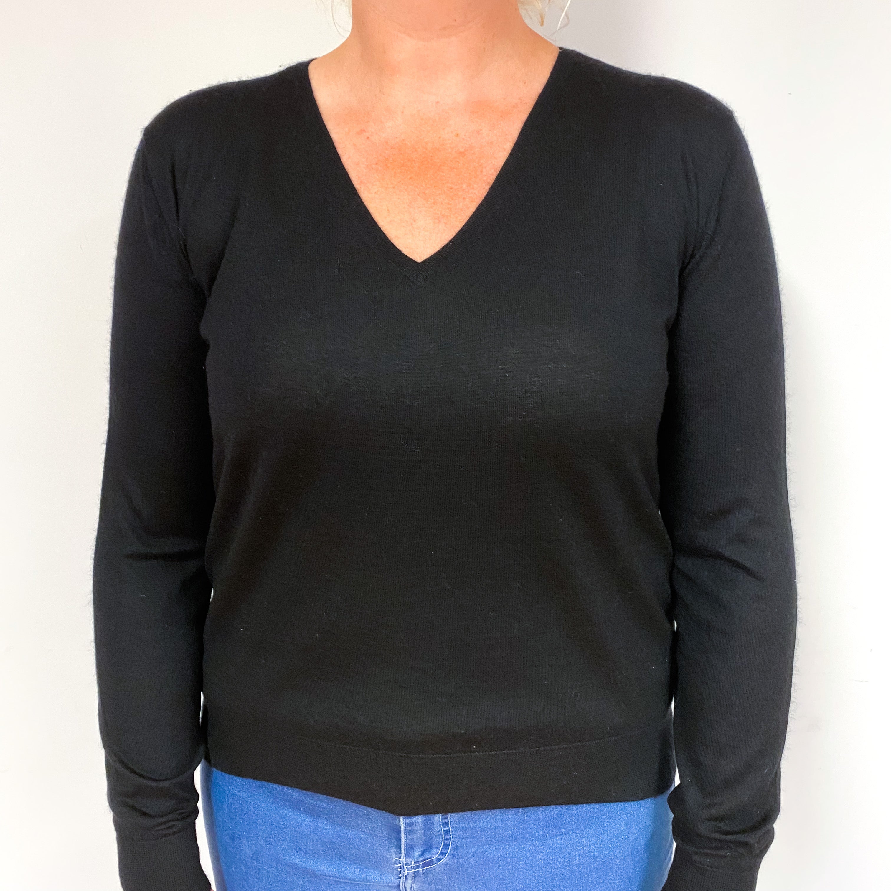 Black Fine Knit Cashmere V-Neck Jumper Large