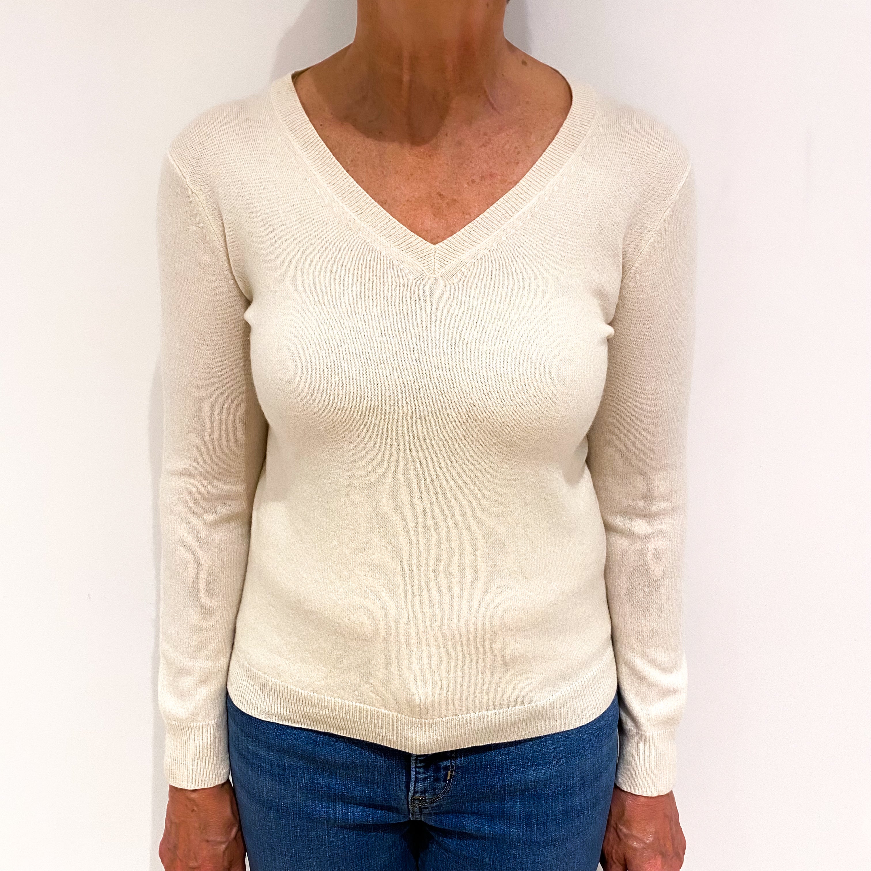 Vanilla Cream Cashmere V Neck Jumper Medium