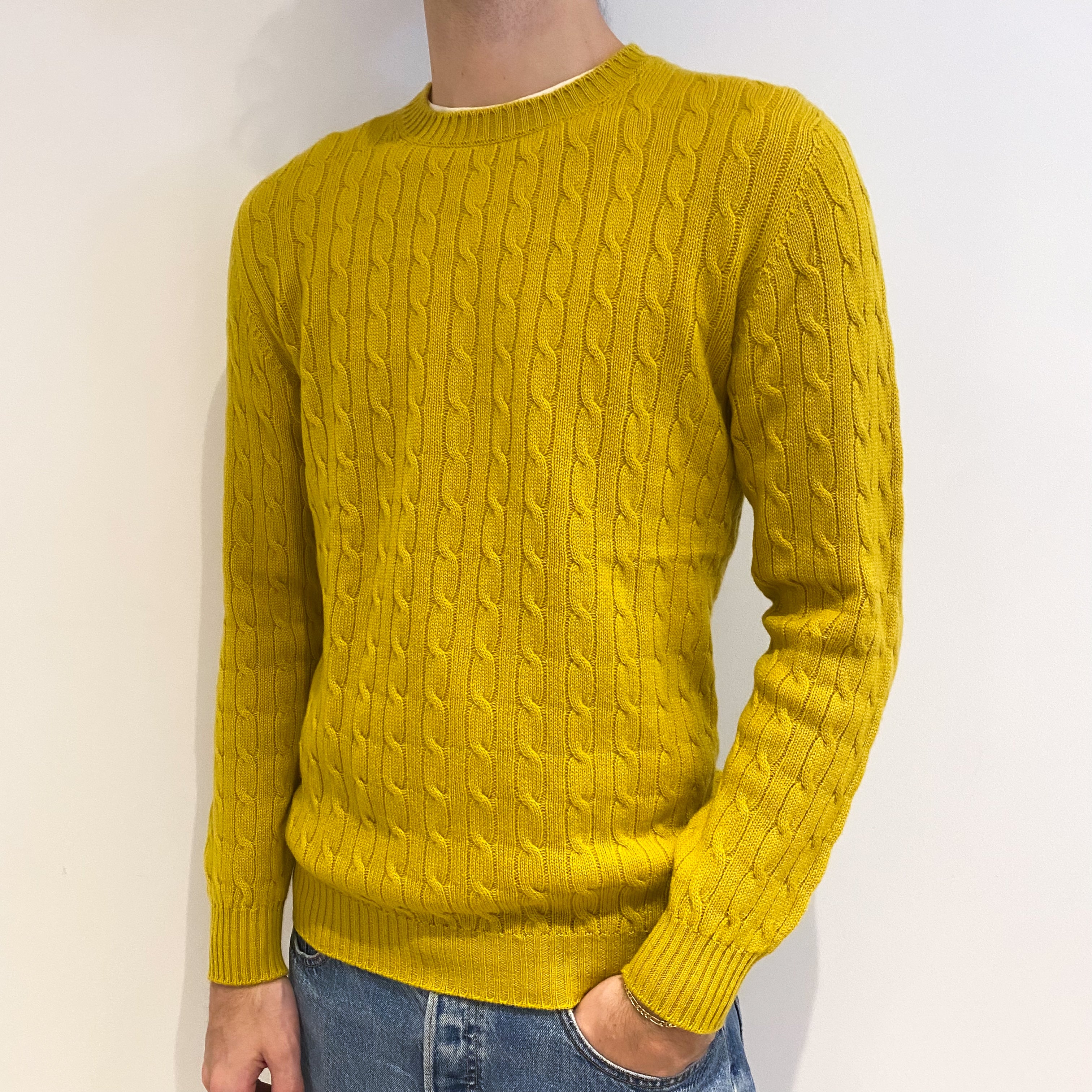 Men’s Brand New Scottish Mustard Yellow Cable Crew Neck Jumper Large