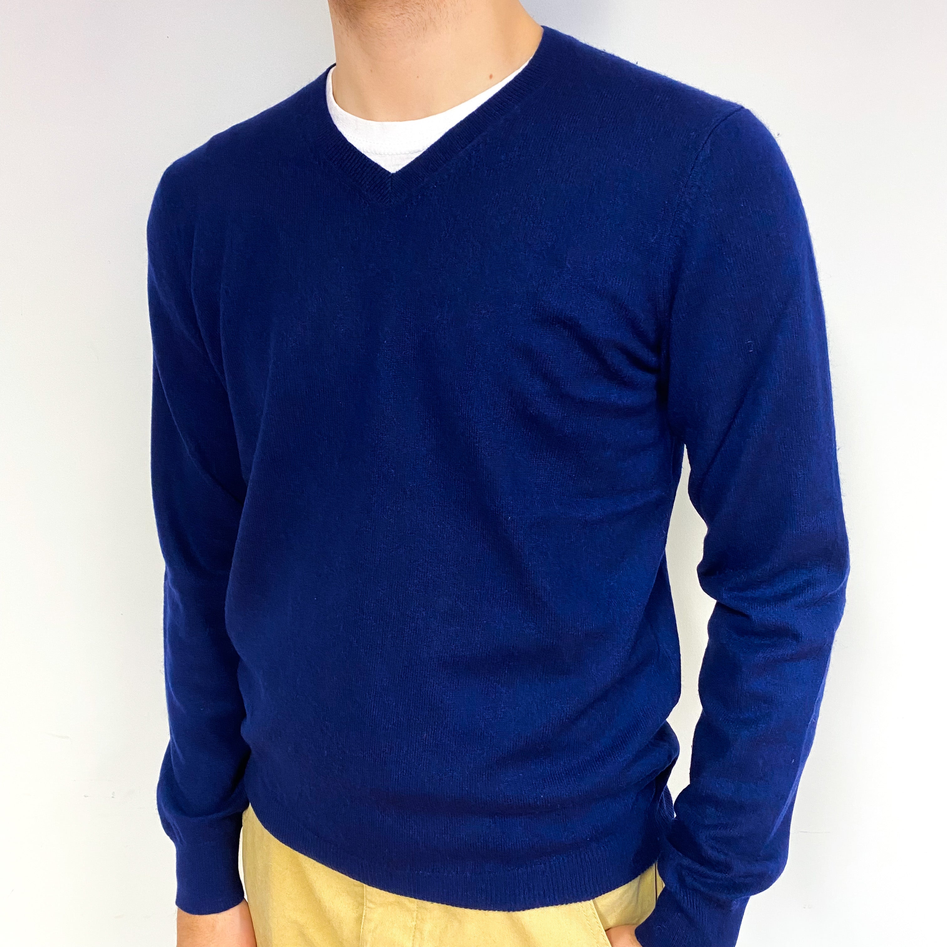 Men's Midnight Blue Cashmere V-Neck Jumper Large