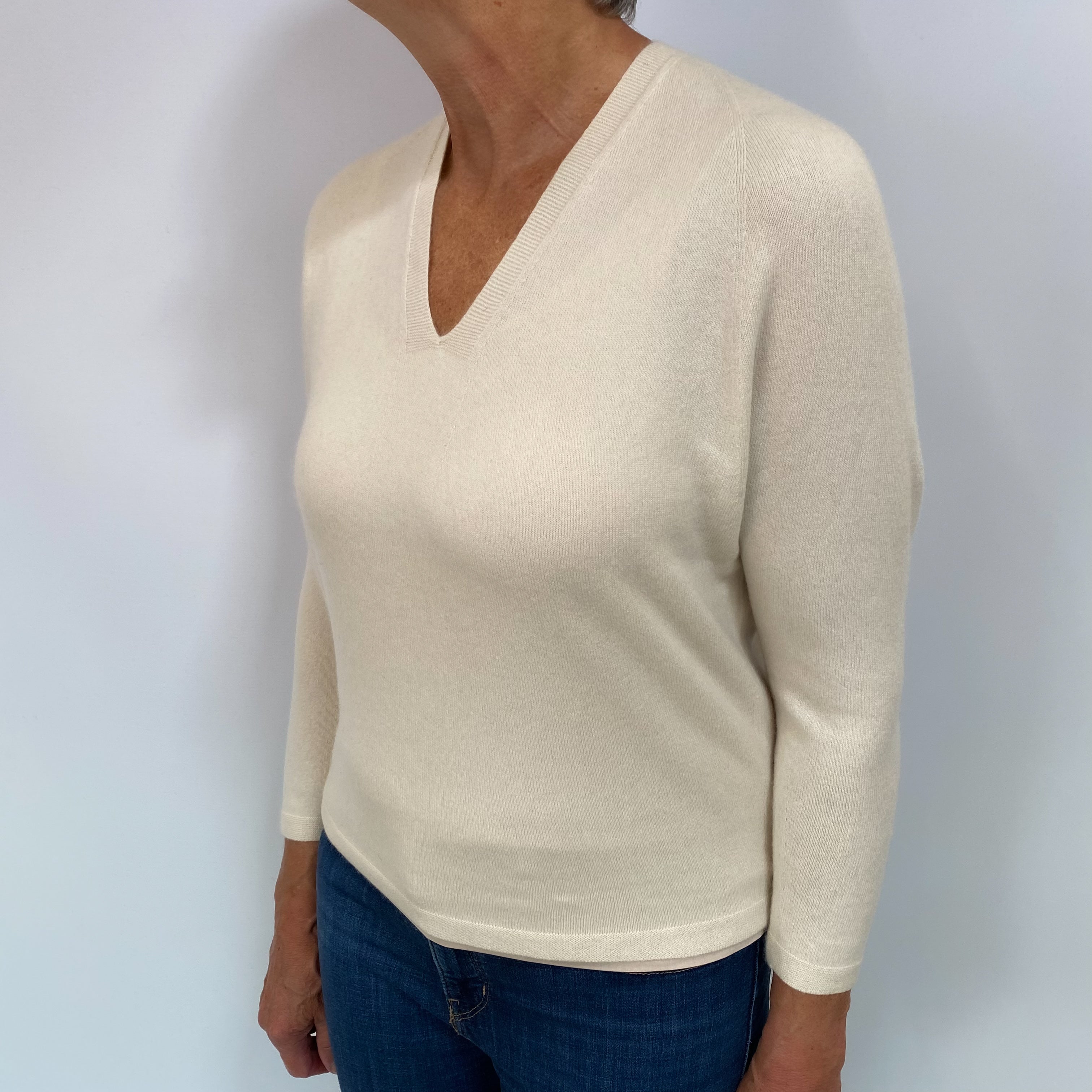 Vanilla Cream Cashmere V Neck Jumper Medium