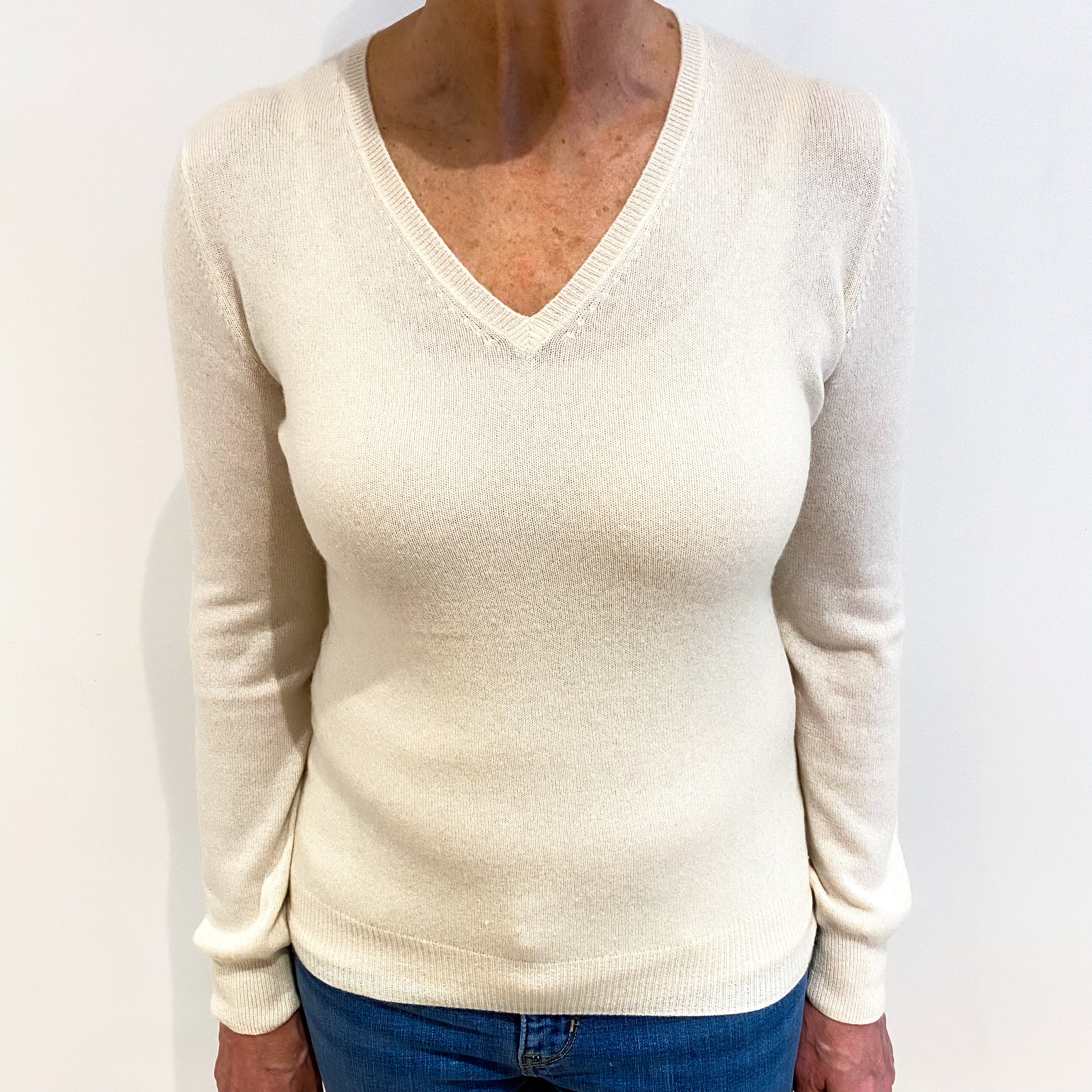 Vanilla Cream Cashmere V Neck Jumper Medium