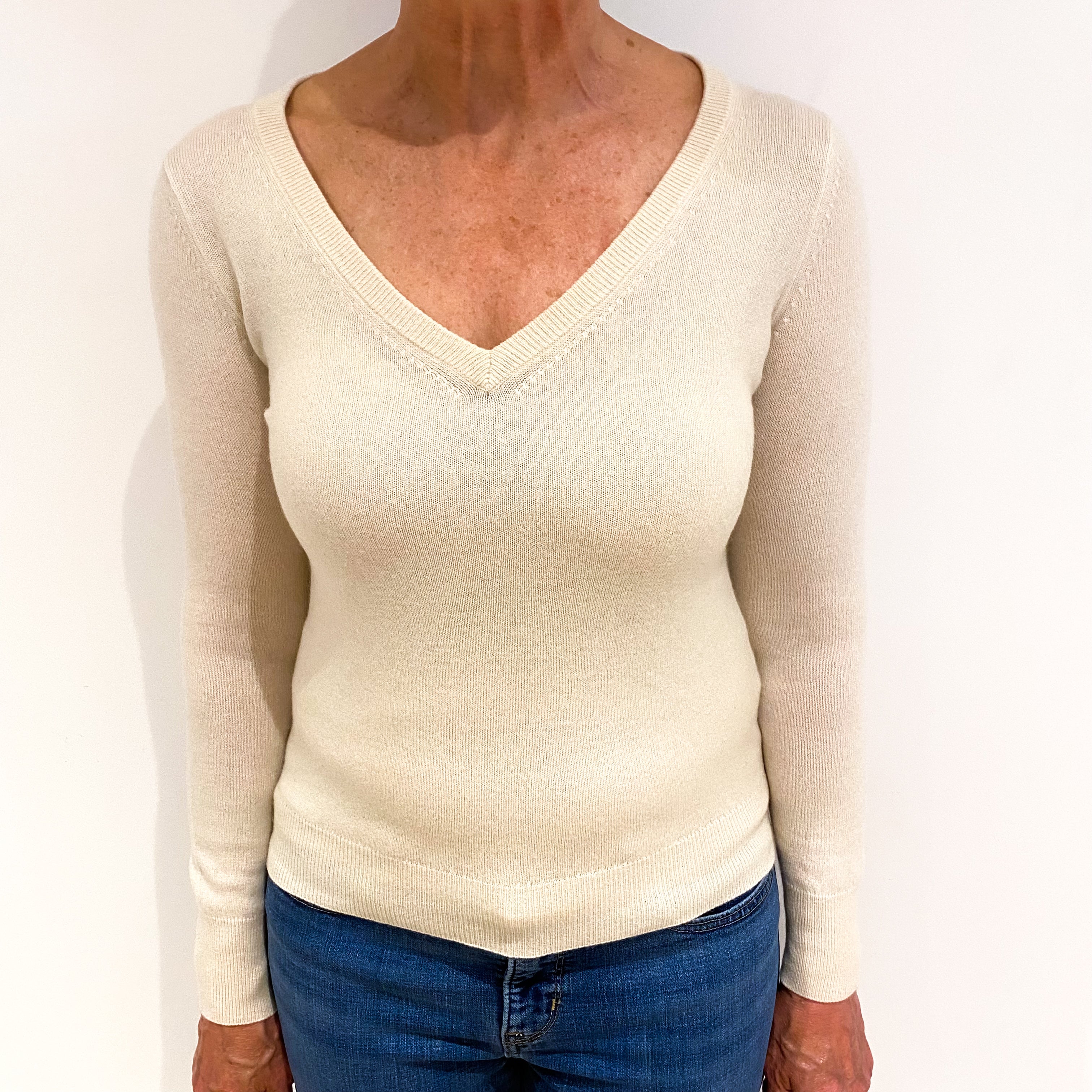 Vanilla Cream Cashmere V Neck Jumper Medium