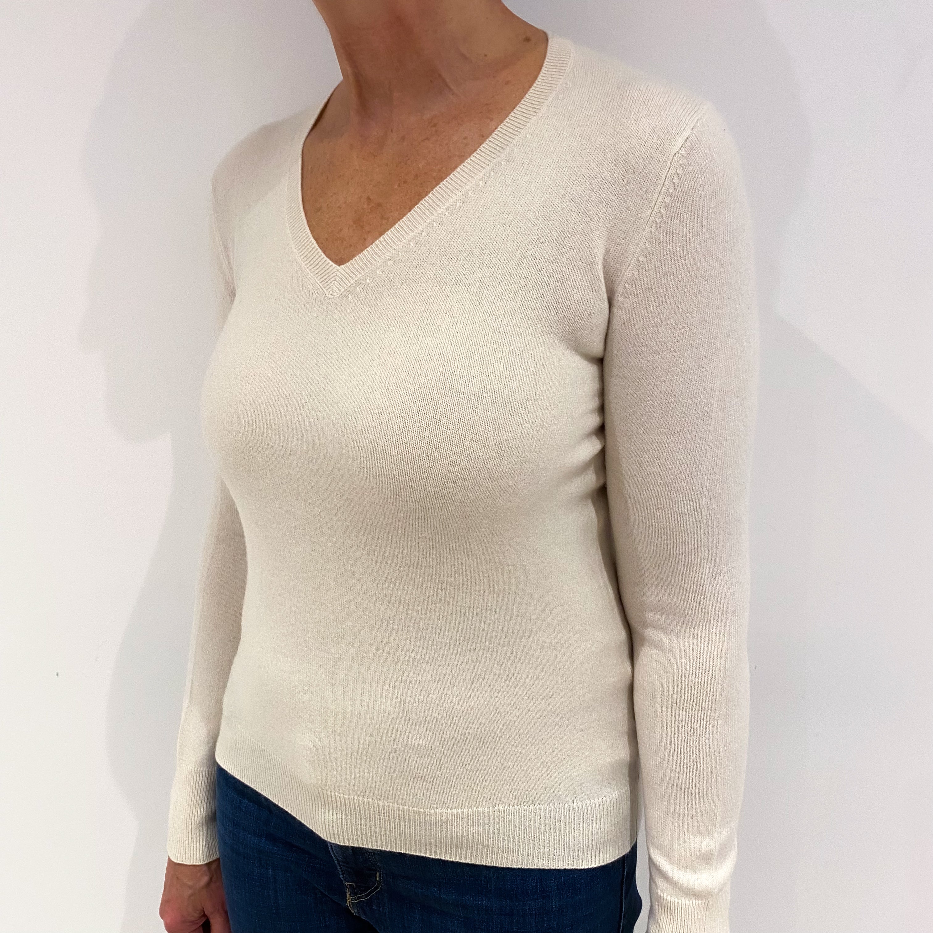 Vanilla Cream Cashmere V Neck Jumper Medium