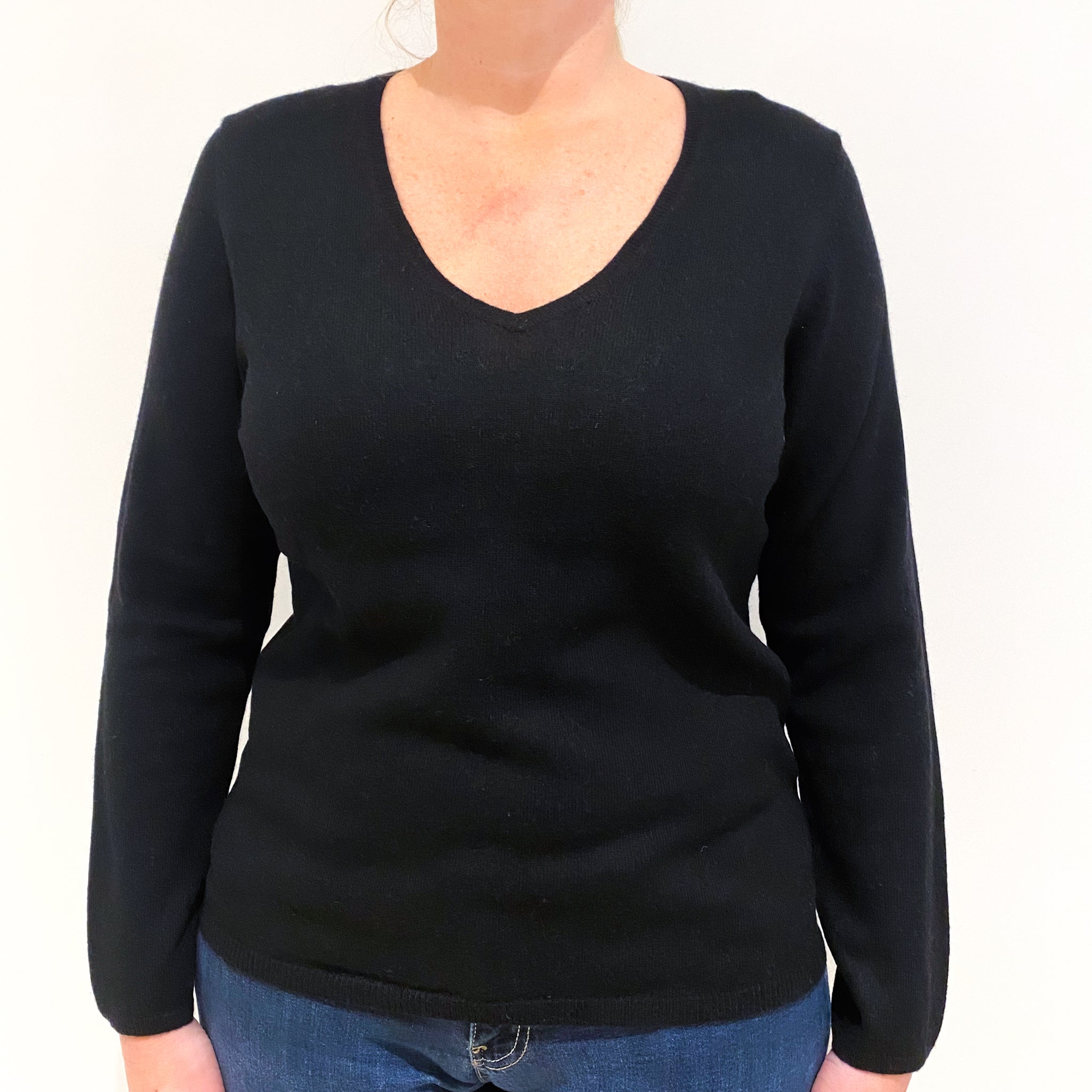 Black Cashmere V-Neck Jumper Large