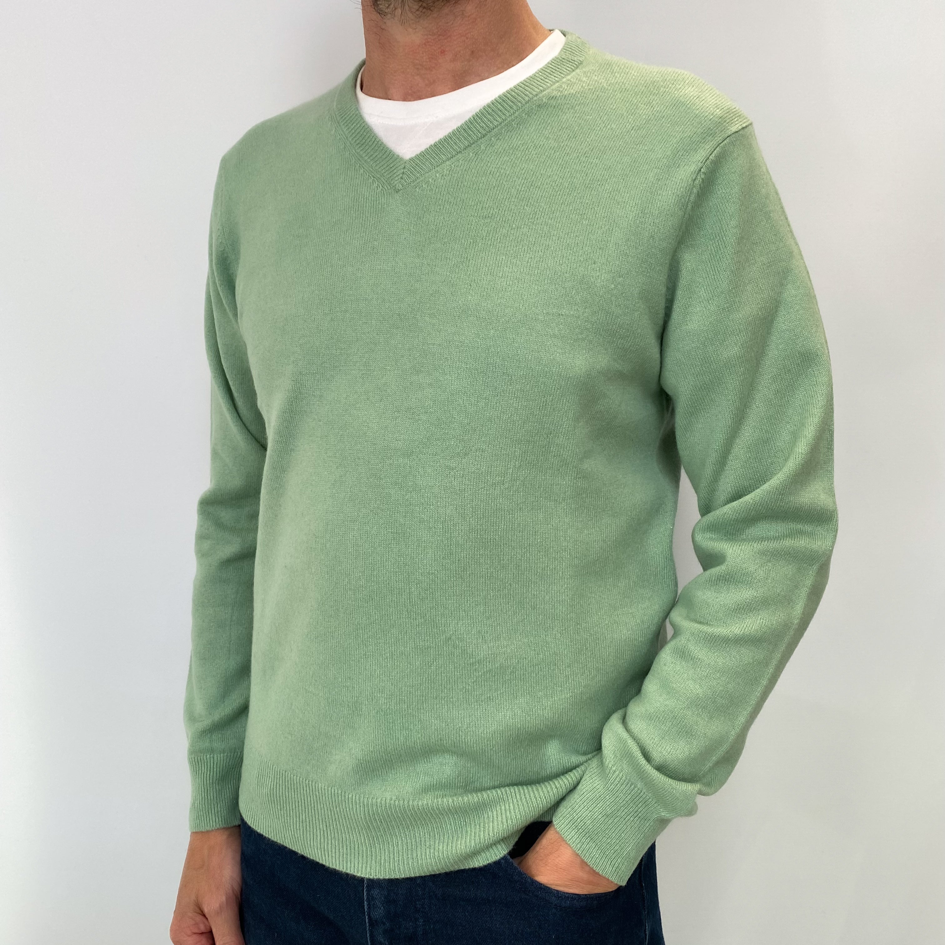 Mint Green Men's Cashmere V Neck Jumper Small