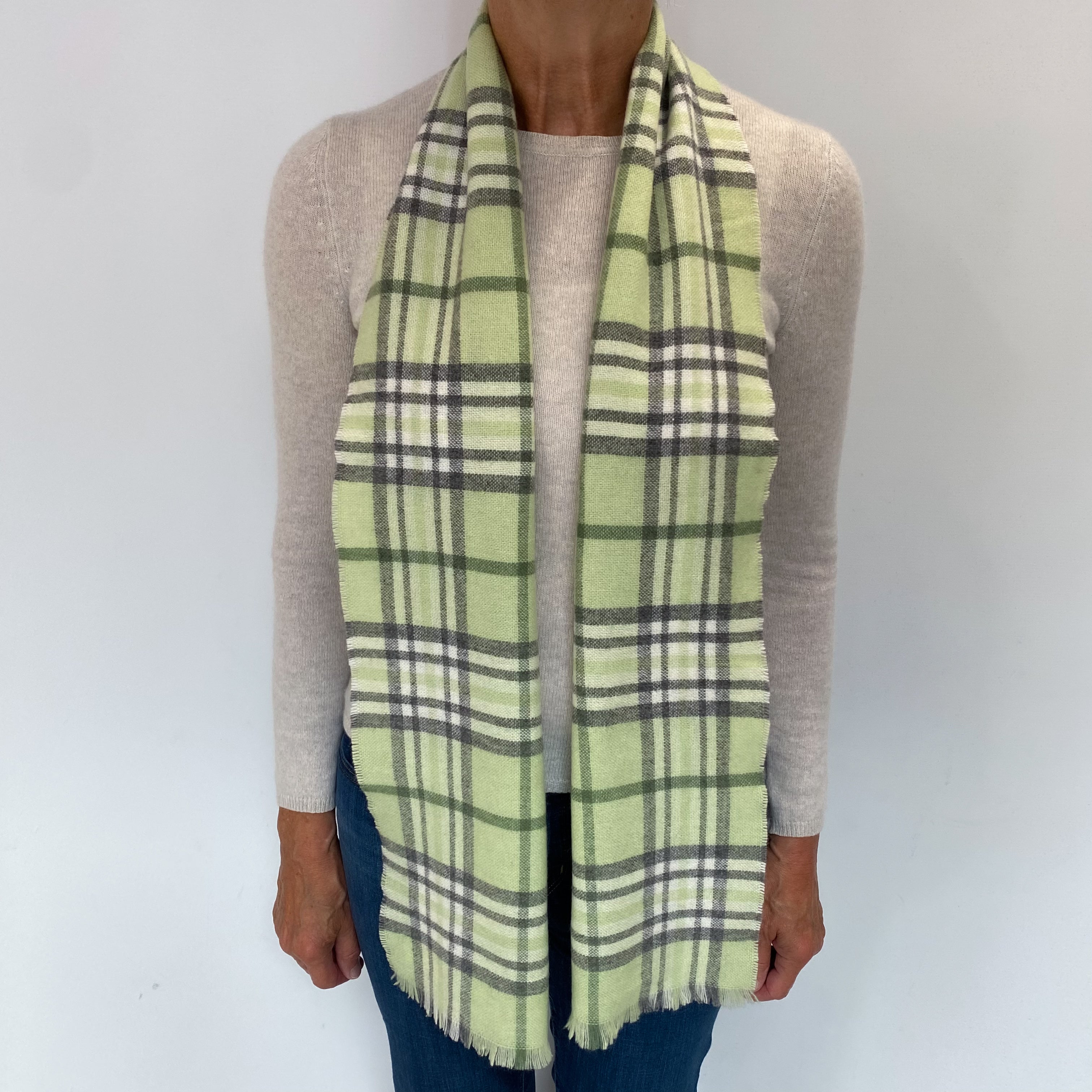 Spring Green Checked Cashmere Tasseled Woven Scarf