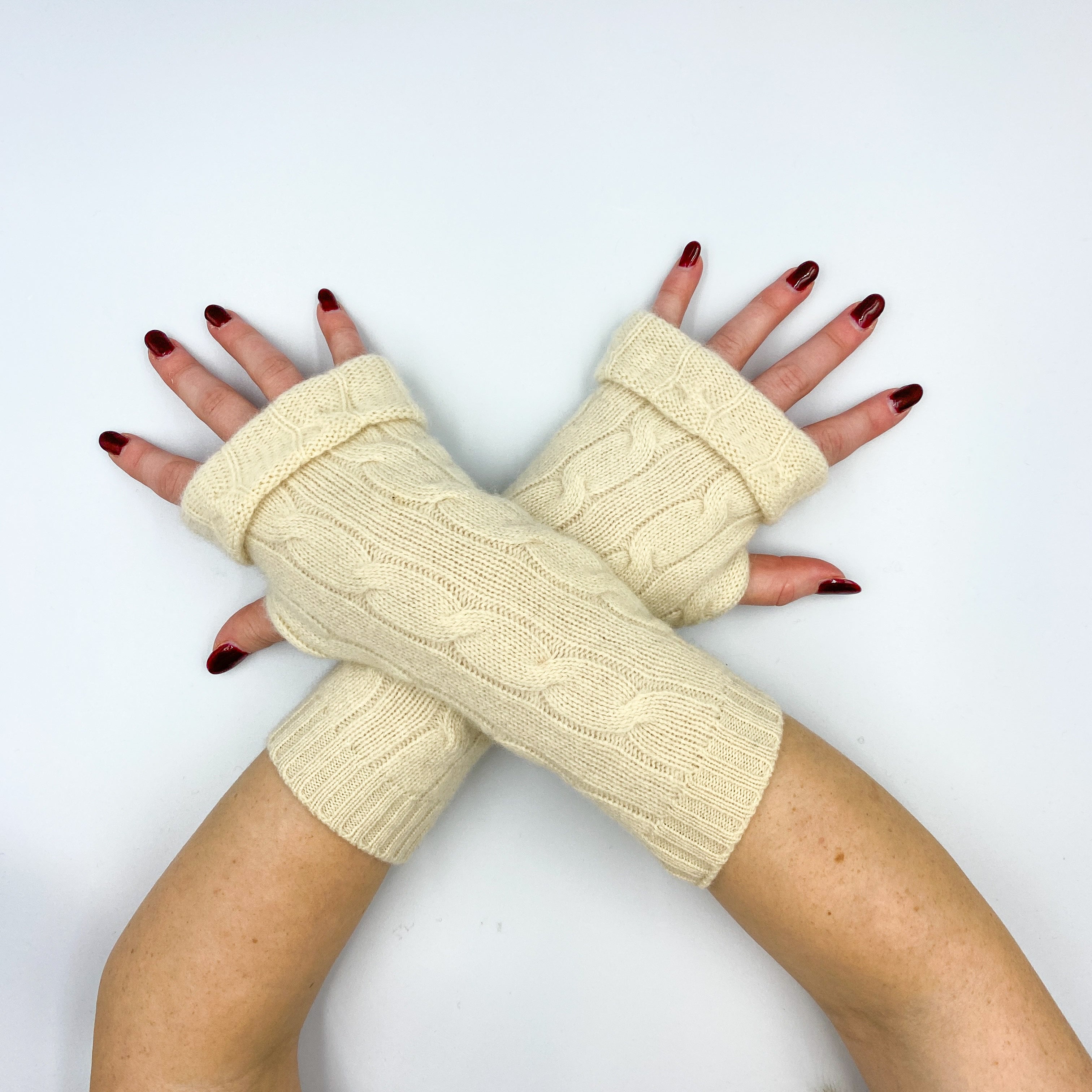 Vanilla Cream Chunky Cable Knit Fingerless Gloves