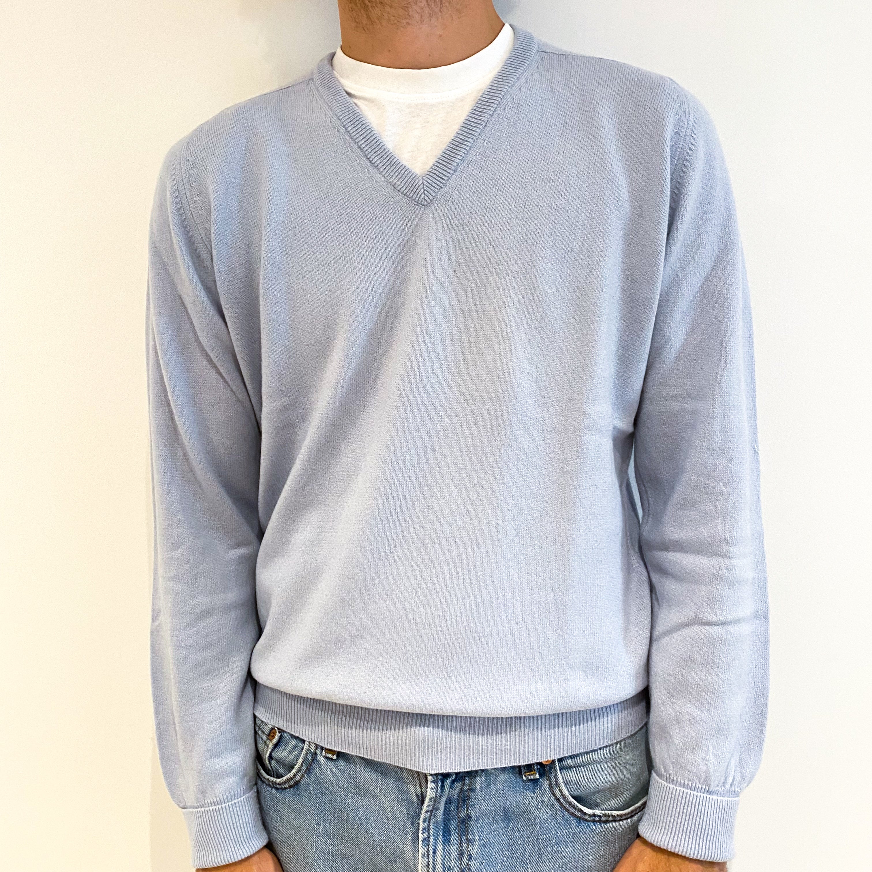 Men's Vintage Powder Blue Cashmere V-Neck Jumper Large