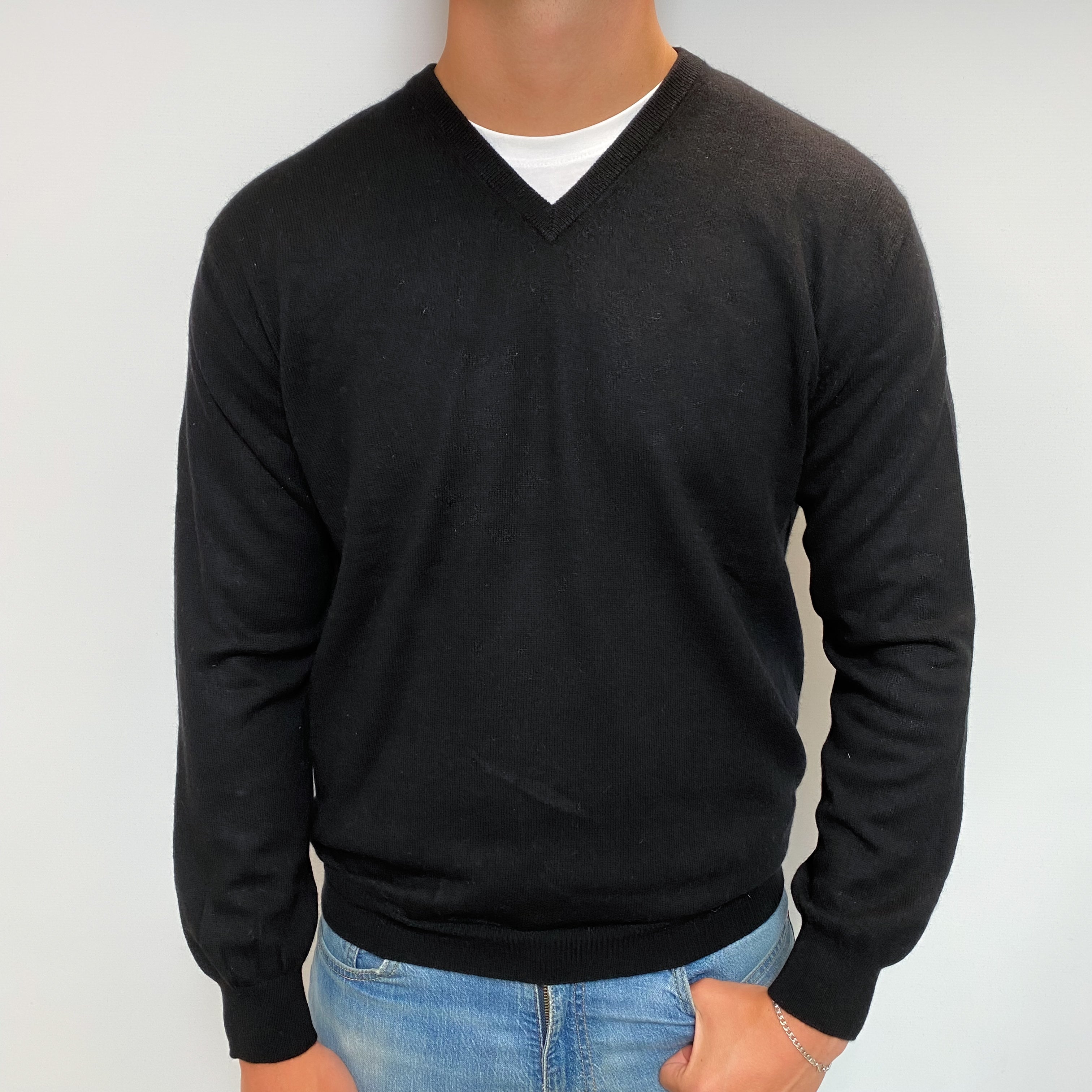 Men's Black Cashmere V Neck Jumper XL