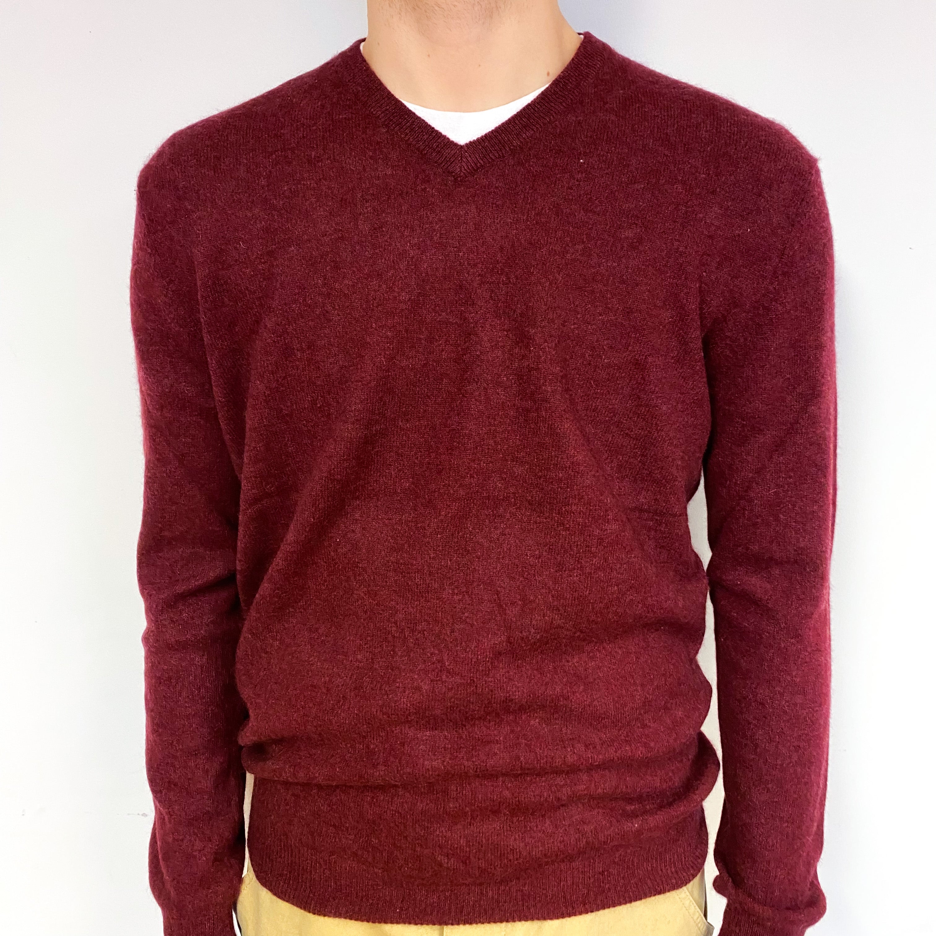 Men's Cranberry Red Cashmere V-Neck Jumper Large