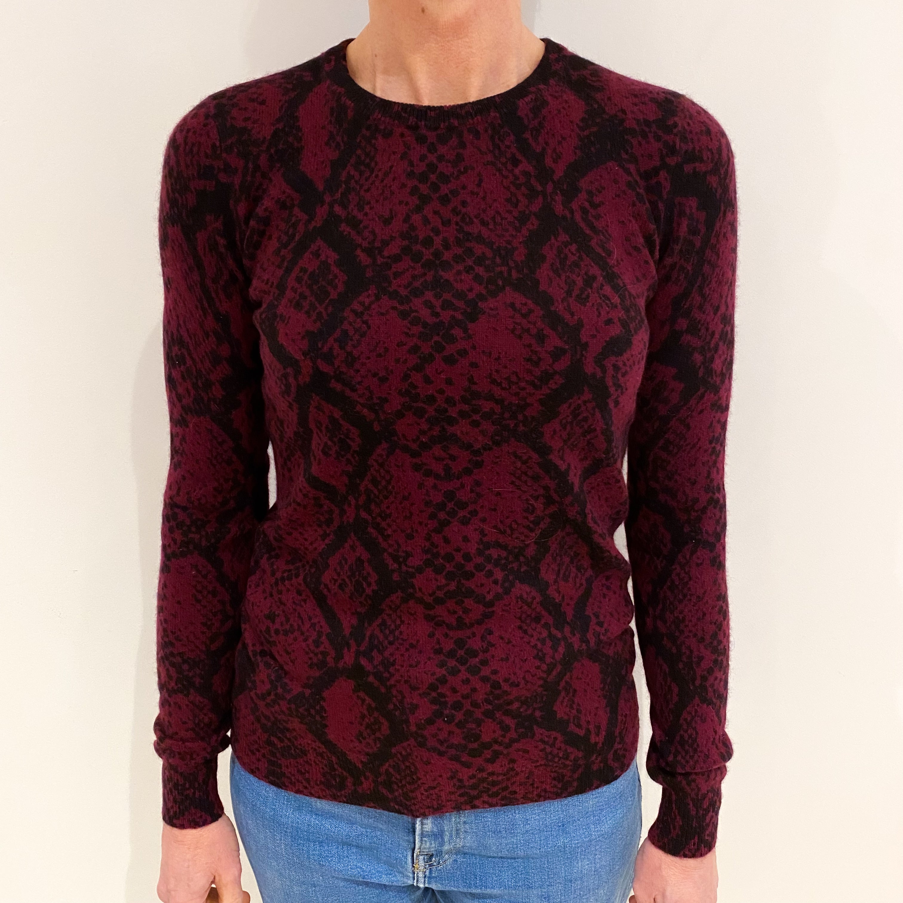 Wine Red And Black Snake Design Cashmere Crew Neck Jumper Small