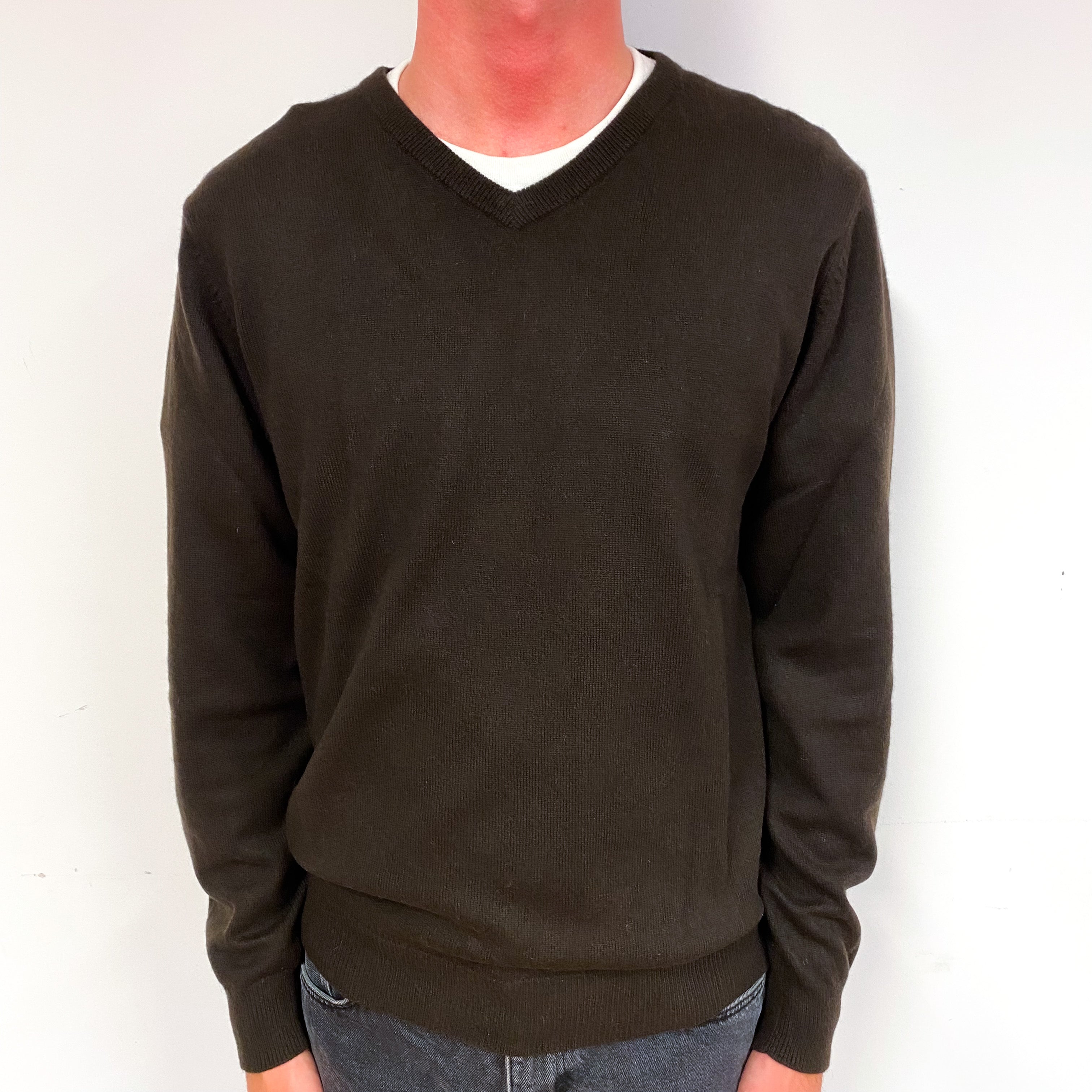 Men’s Peppercorn Brown Cashmere V-Neck Jumper Small