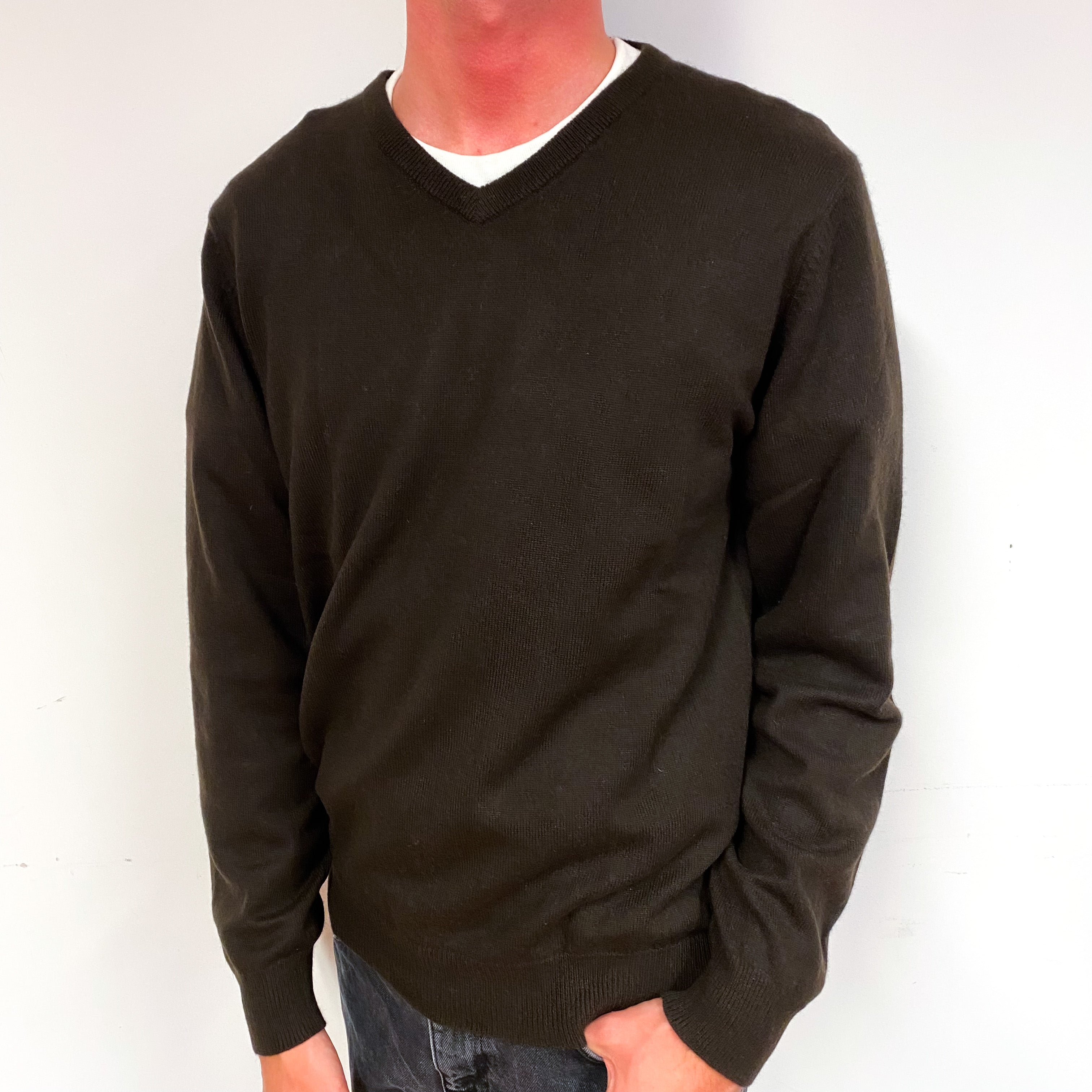 Men’s Peppercorn Brown Cashmere V-Neck Jumper Small