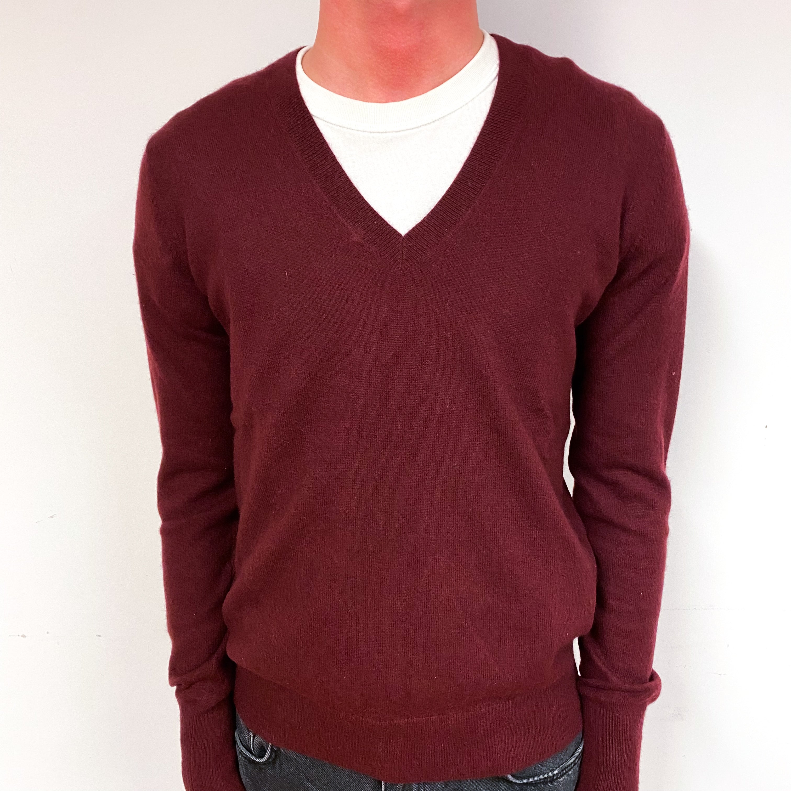 Men’s Burgundy Red Cashmere V-Neck Jumper Small