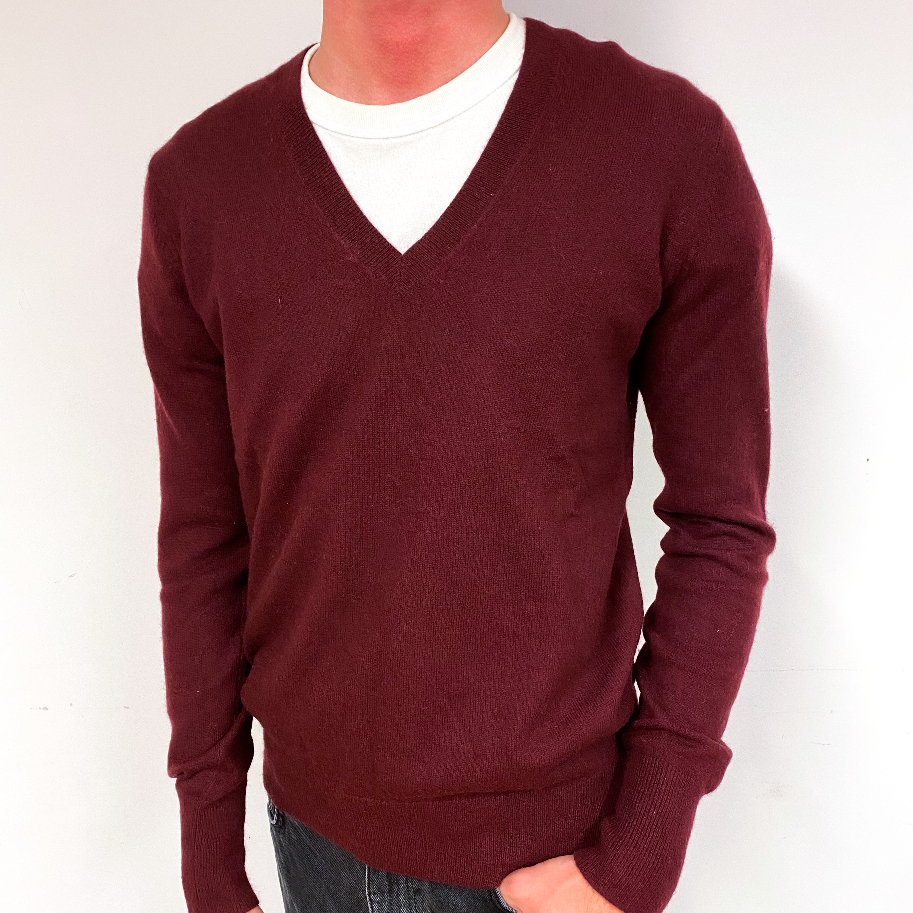 Men’s Burgundy Red Cashmere V-Neck Jumper Small