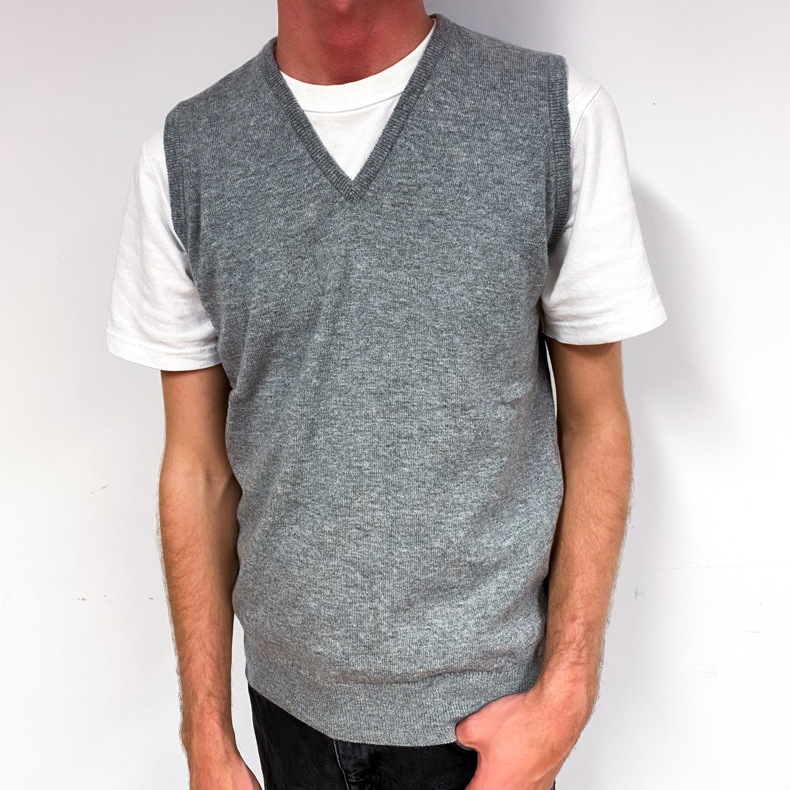 Men’s Brand New Scottish Ash Grey Sleeveless Jumper S-XL