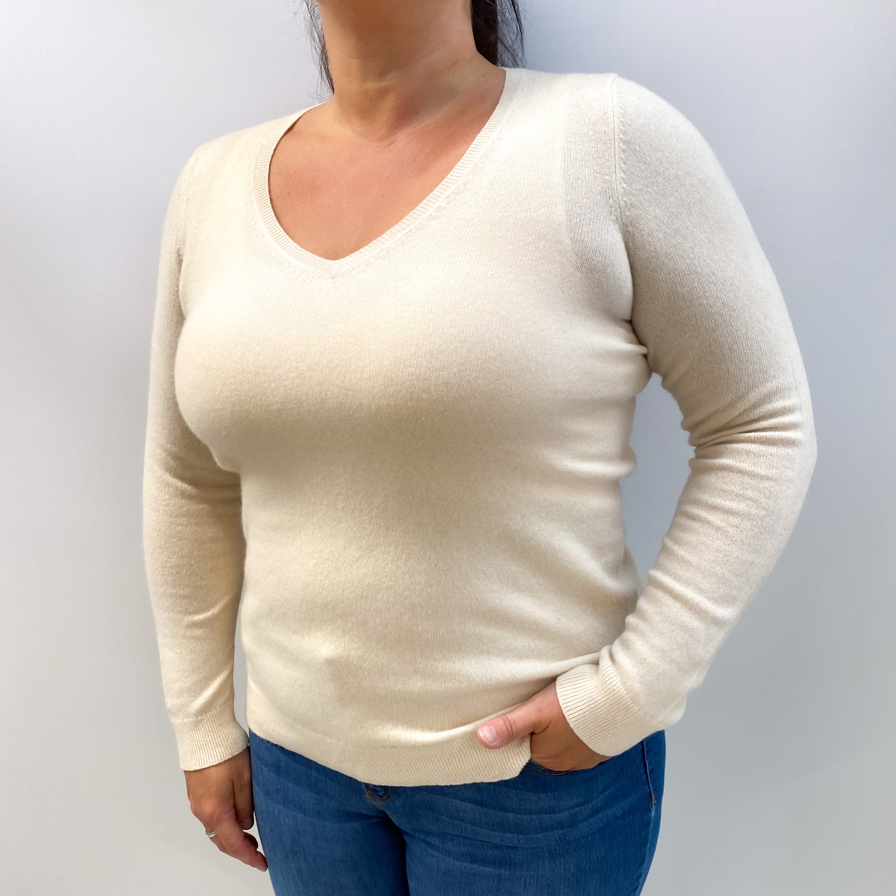 Vanilla Cream Cashmere V Neck Jumper Large