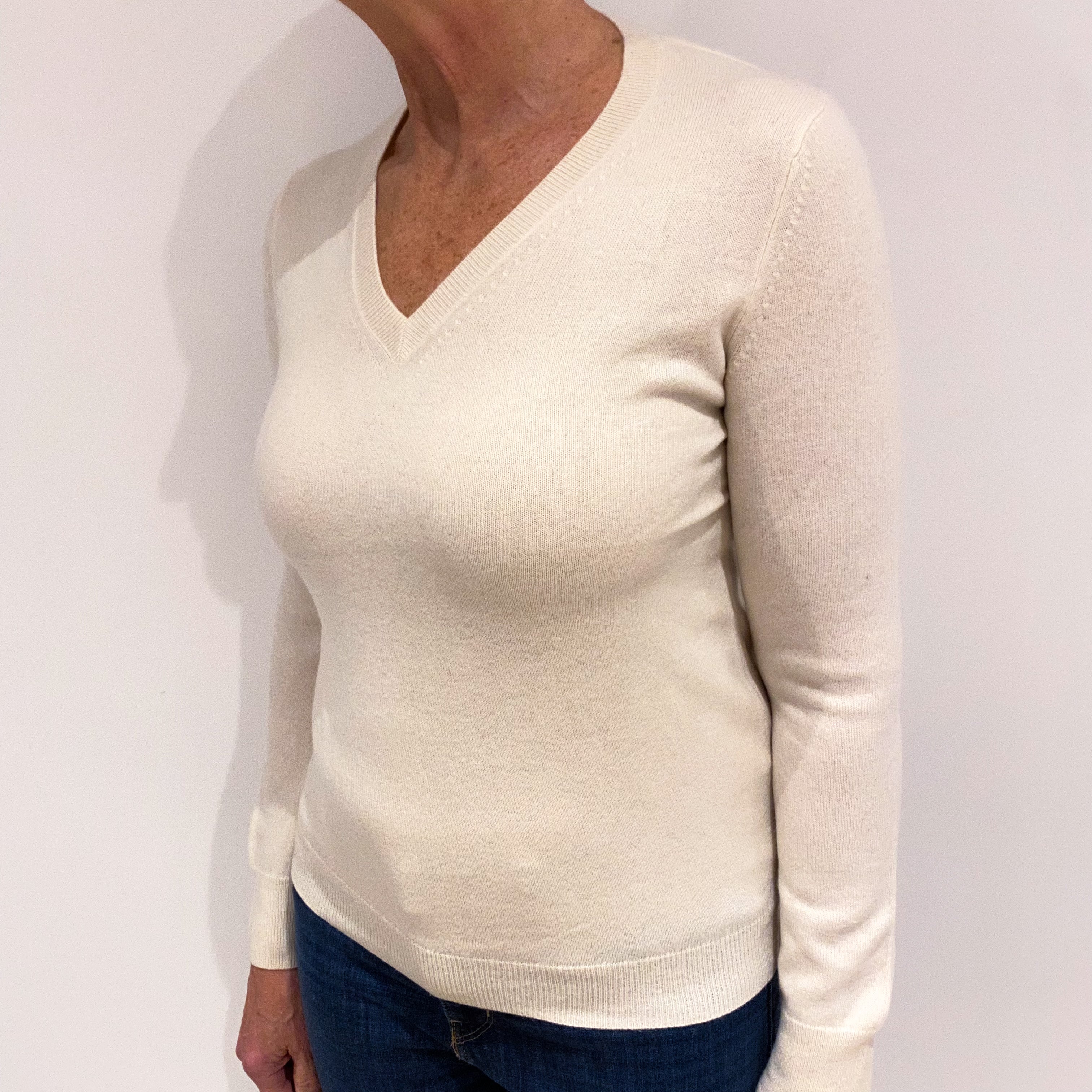 Vanilla Cream Cashmere V Neck Jumper Medium