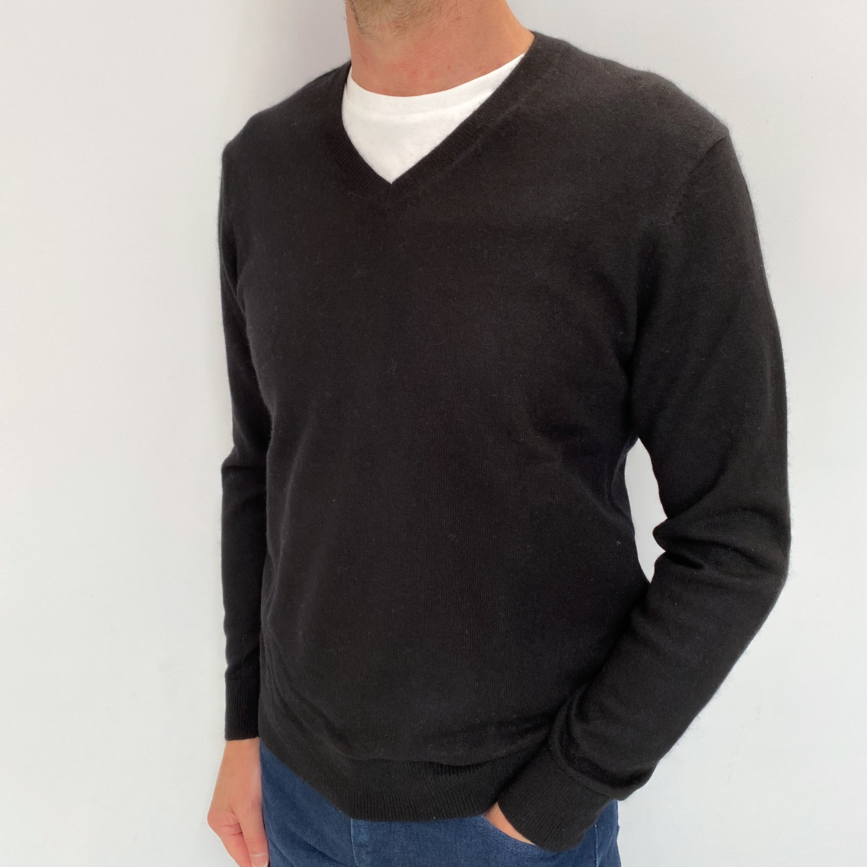 Men's Black Cashmere V Neck Jumper Small