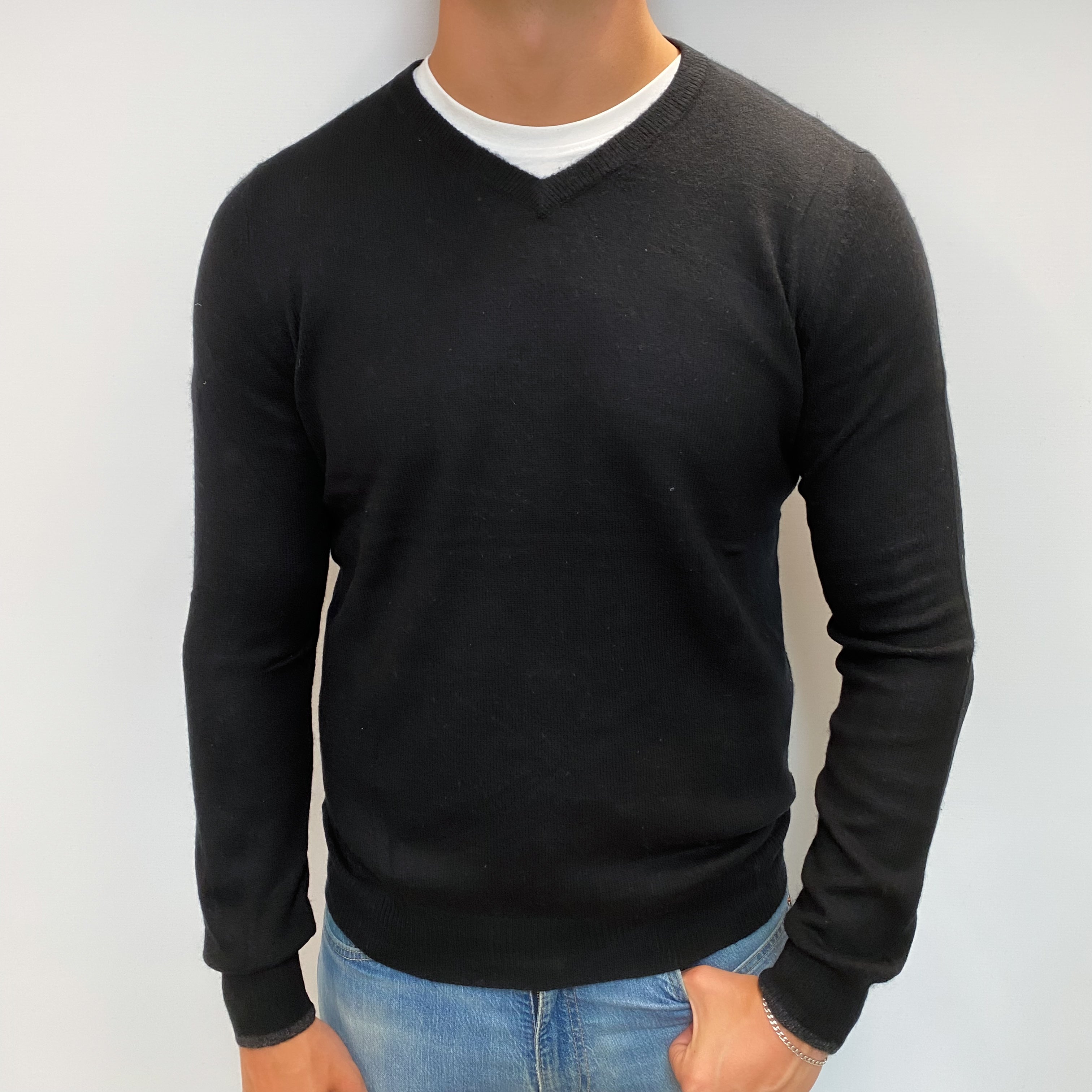 Men's Black Cashmere V Neck Jumper XL