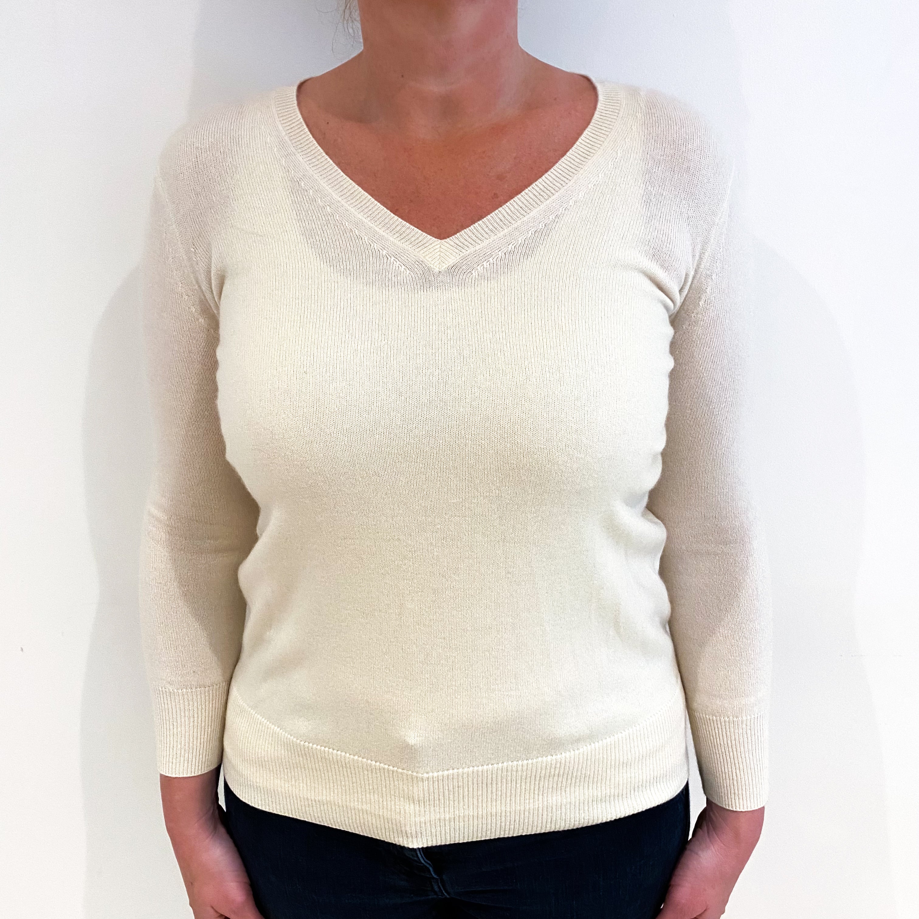 Vanilla Cream Cashmere V Neck Jumper Large