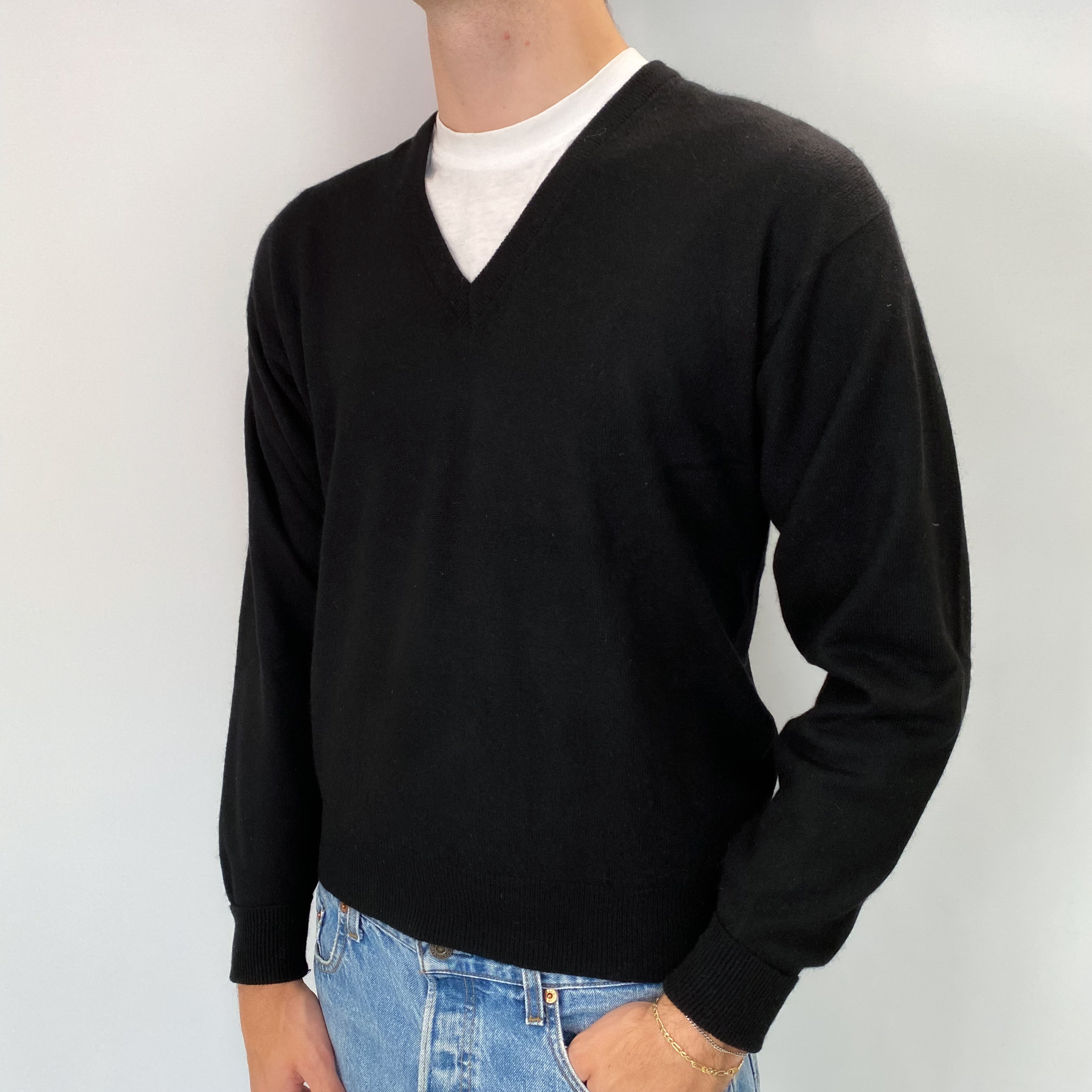 Men's Black Cashmere V Neck Jumper Medium