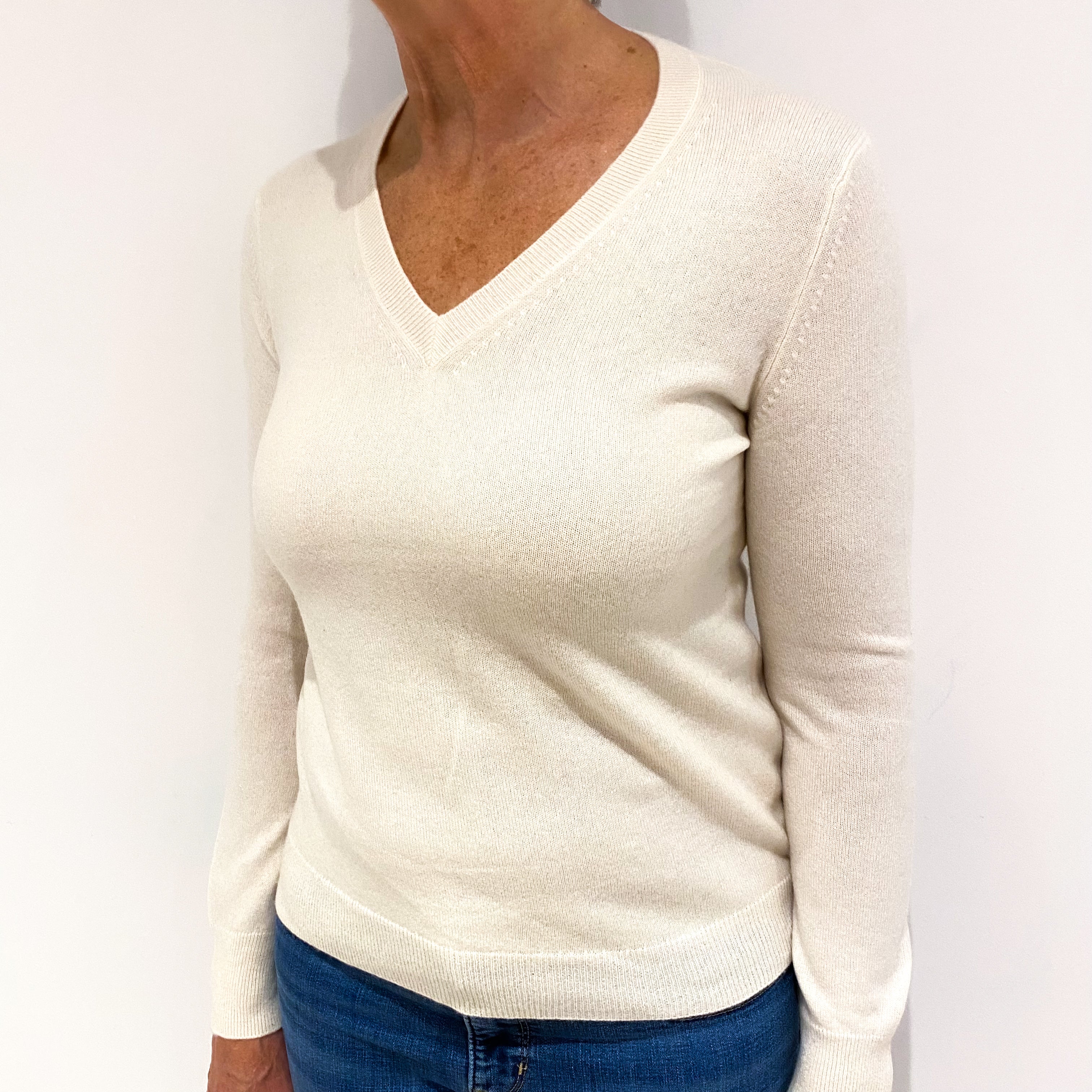 Vanilla Cream Cashmere V Neck Jumper Medium