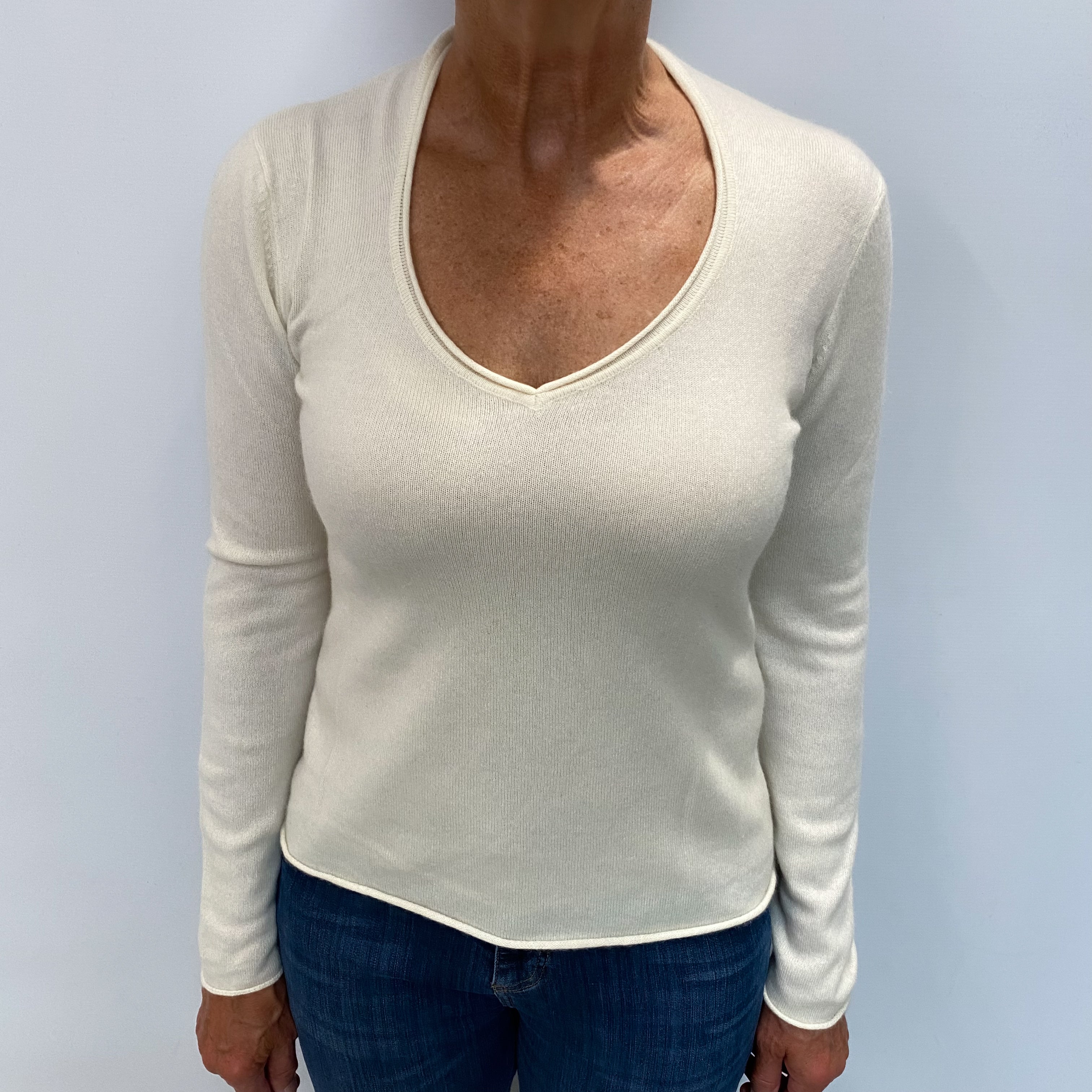 Vanilla Cream Cashmere V Neck Jumper Medium