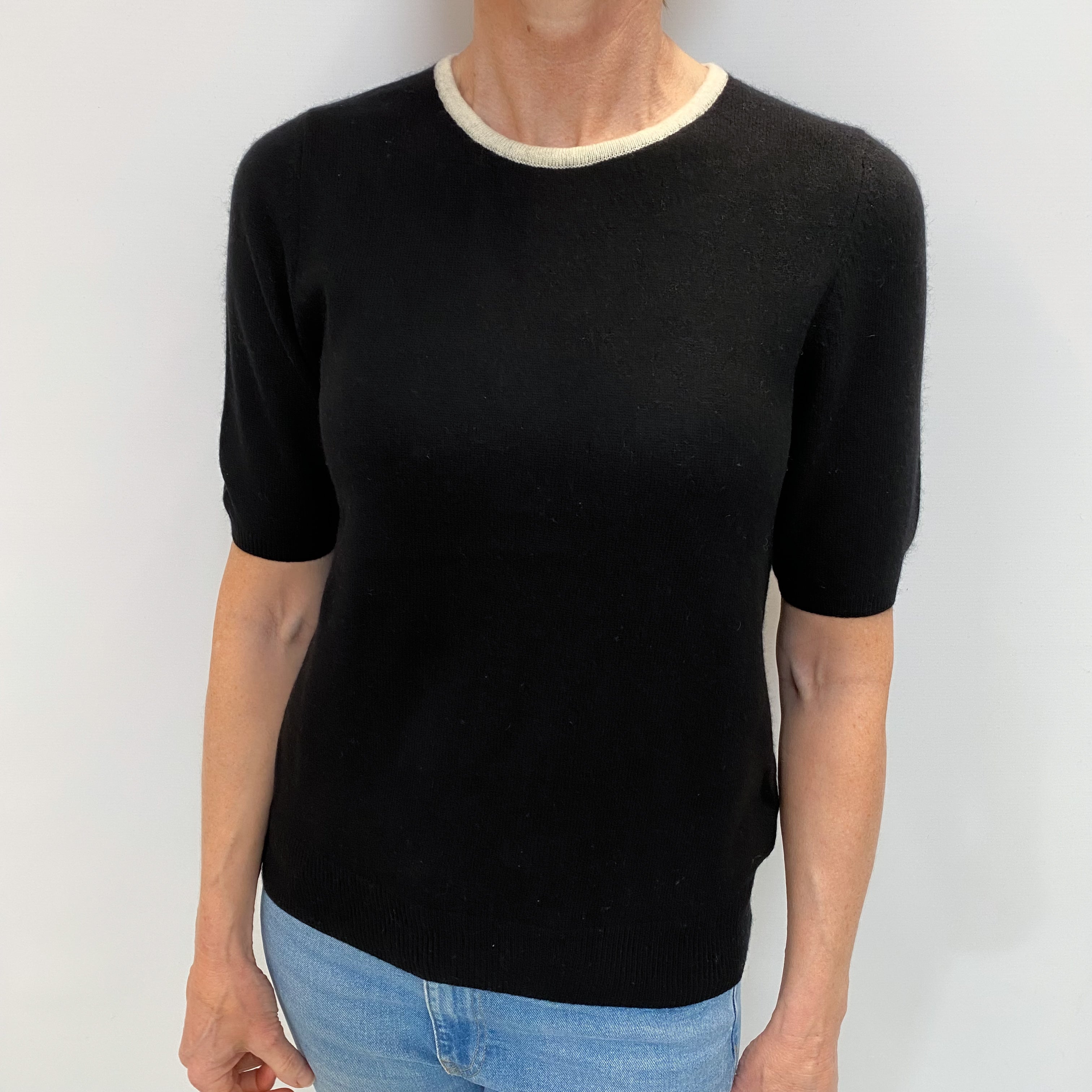 Black Cashmere Crew Neck Short Sleeved Jumper Small