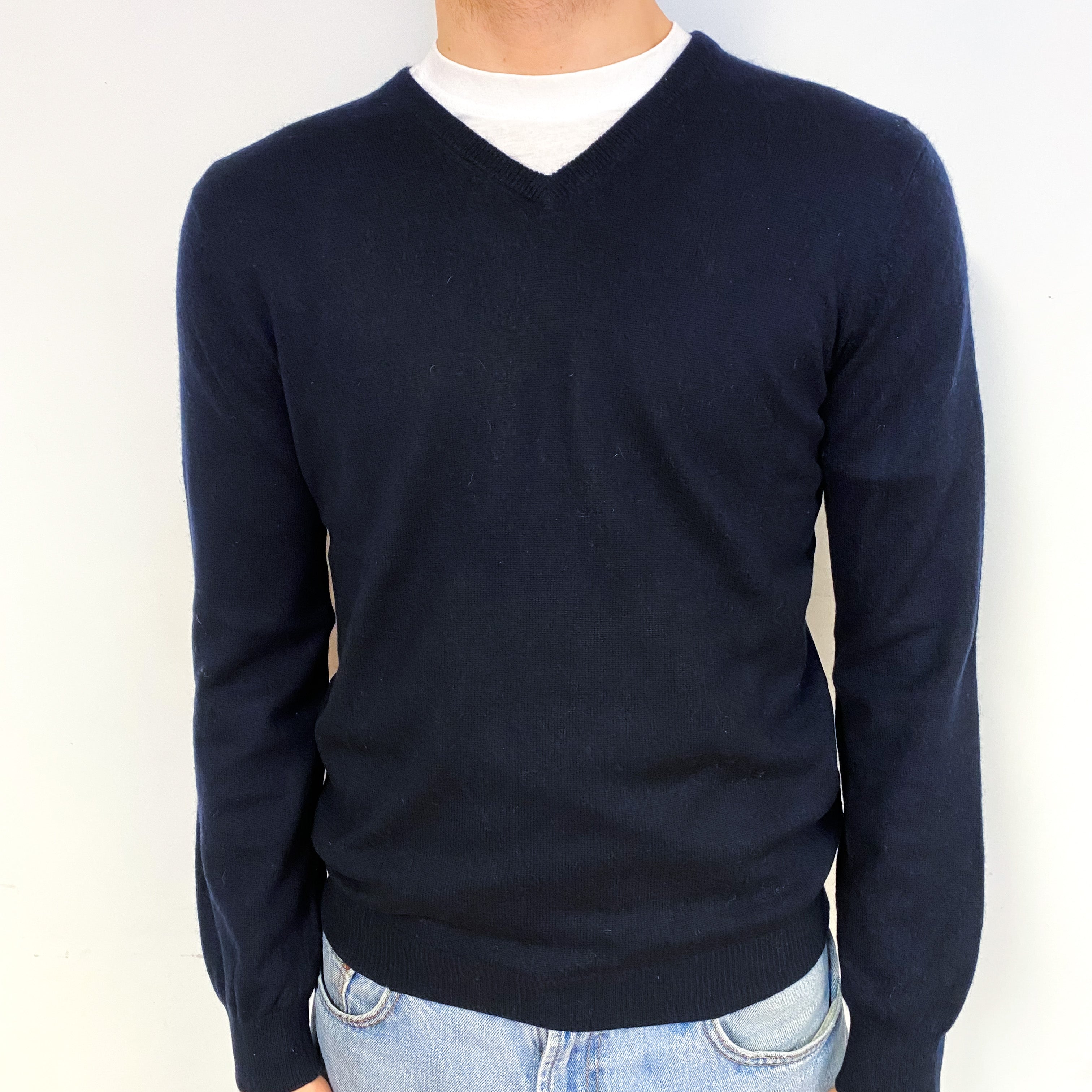 Men's Darkest Navy Blue Cashmere V-Neck Jumper Medium