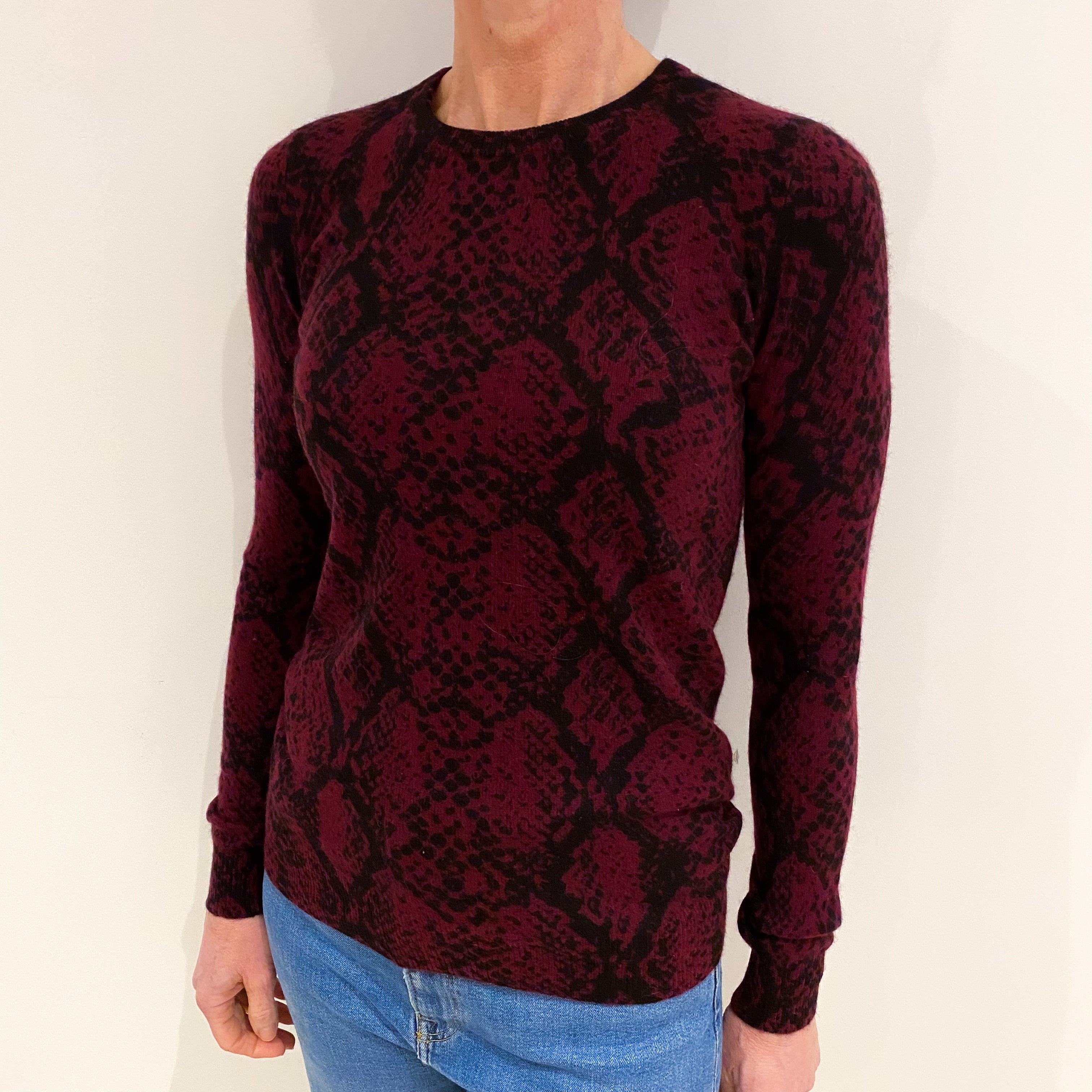 Wine Red And Black Snake Design Cashmere Crew Neck Jumper Small