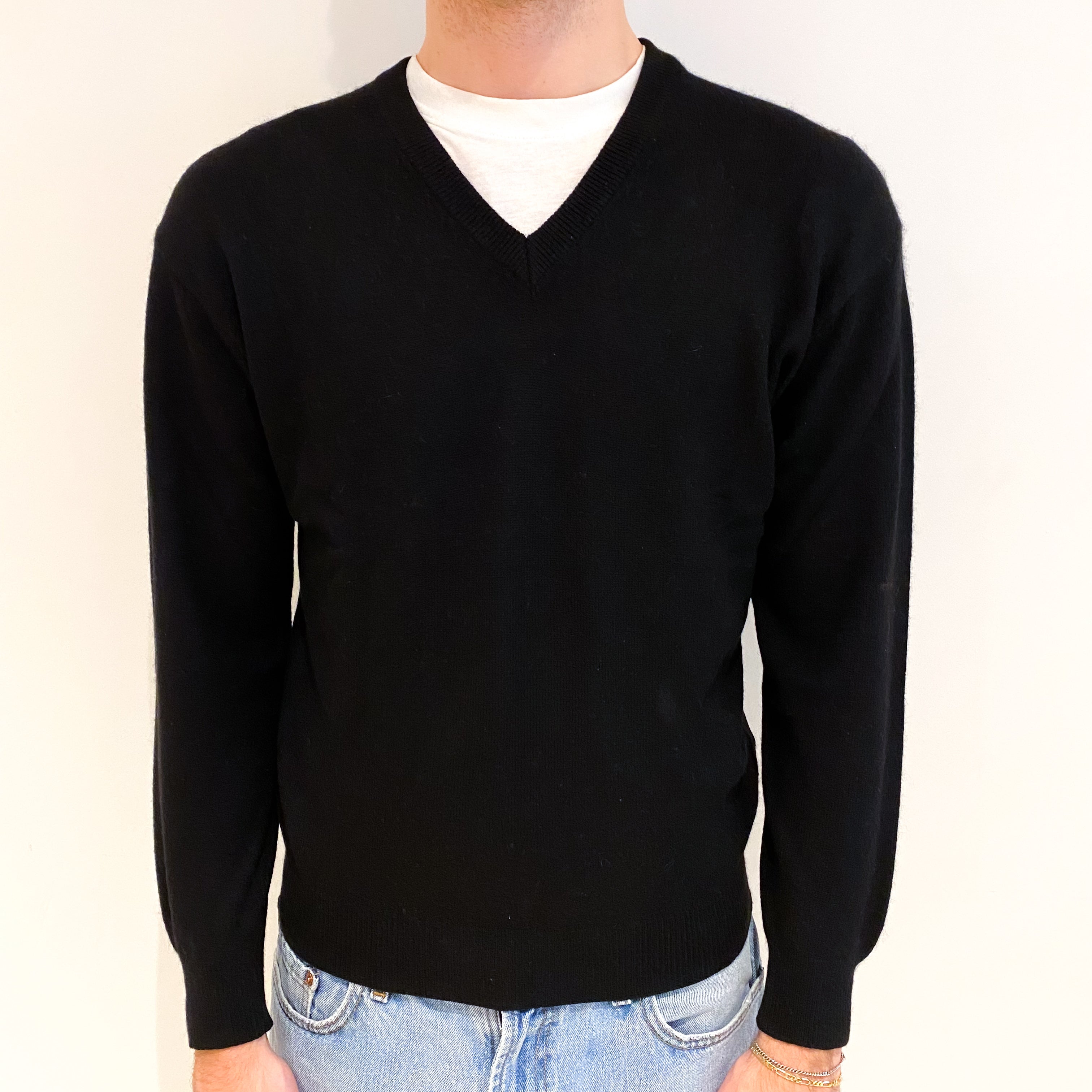 Men's Black Cashmere V Neck Jumper Medium