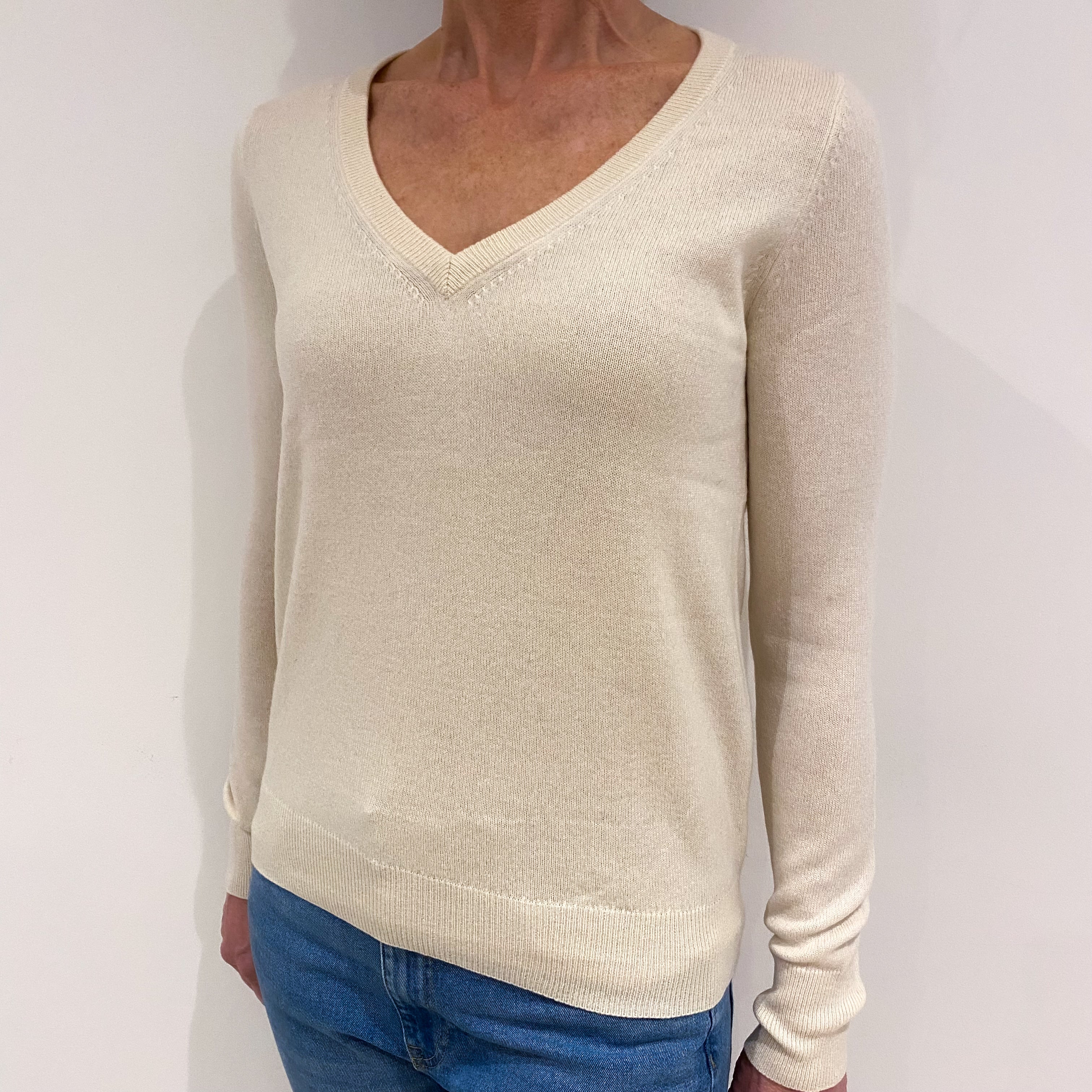 Vanilla Cream Cashmere V Neck Jumper Small