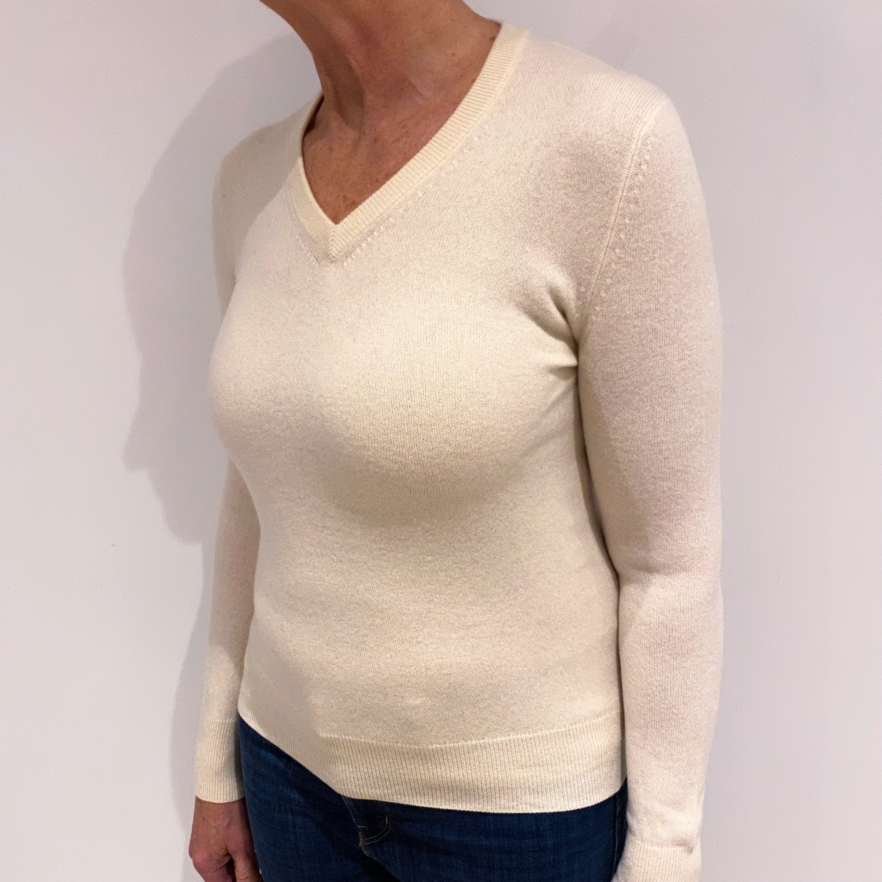 Vanilla Cream Cashmere V Neck Jumper Medium