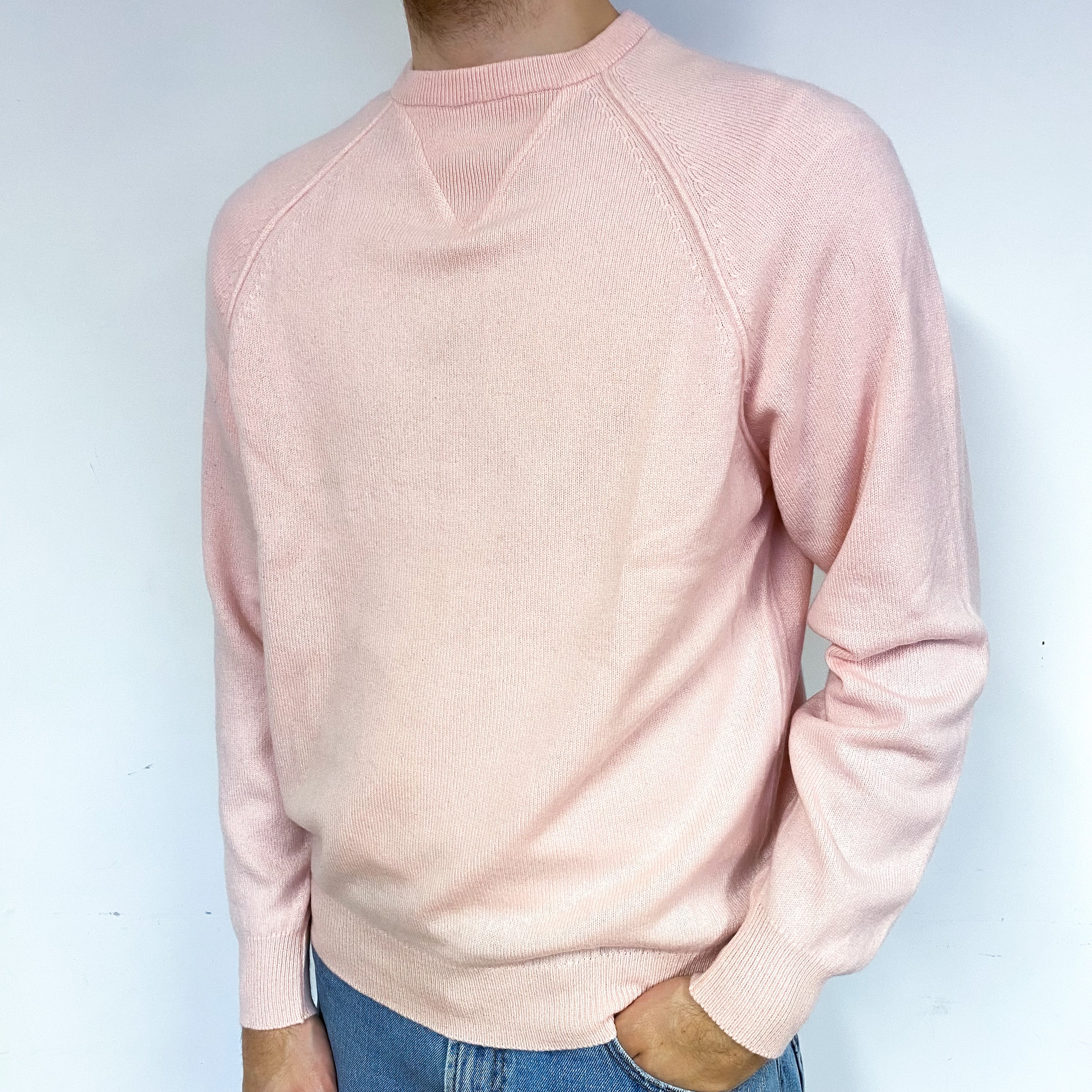 Men's Scottish Pale Pink Cashmere Crew Neck Jumper Large