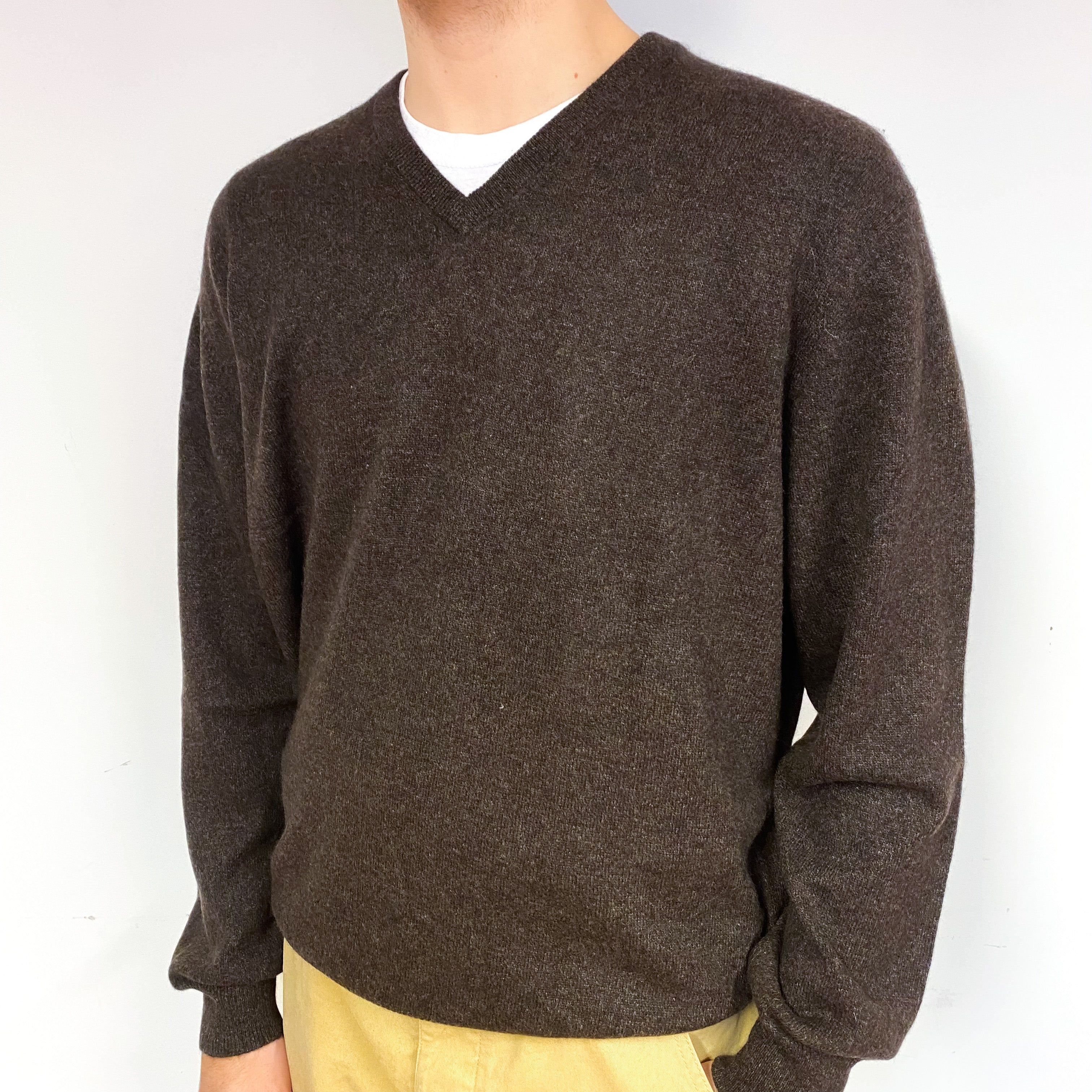 Men's Dark Chocolate Brown Cashmere V-Neck Jumper Large