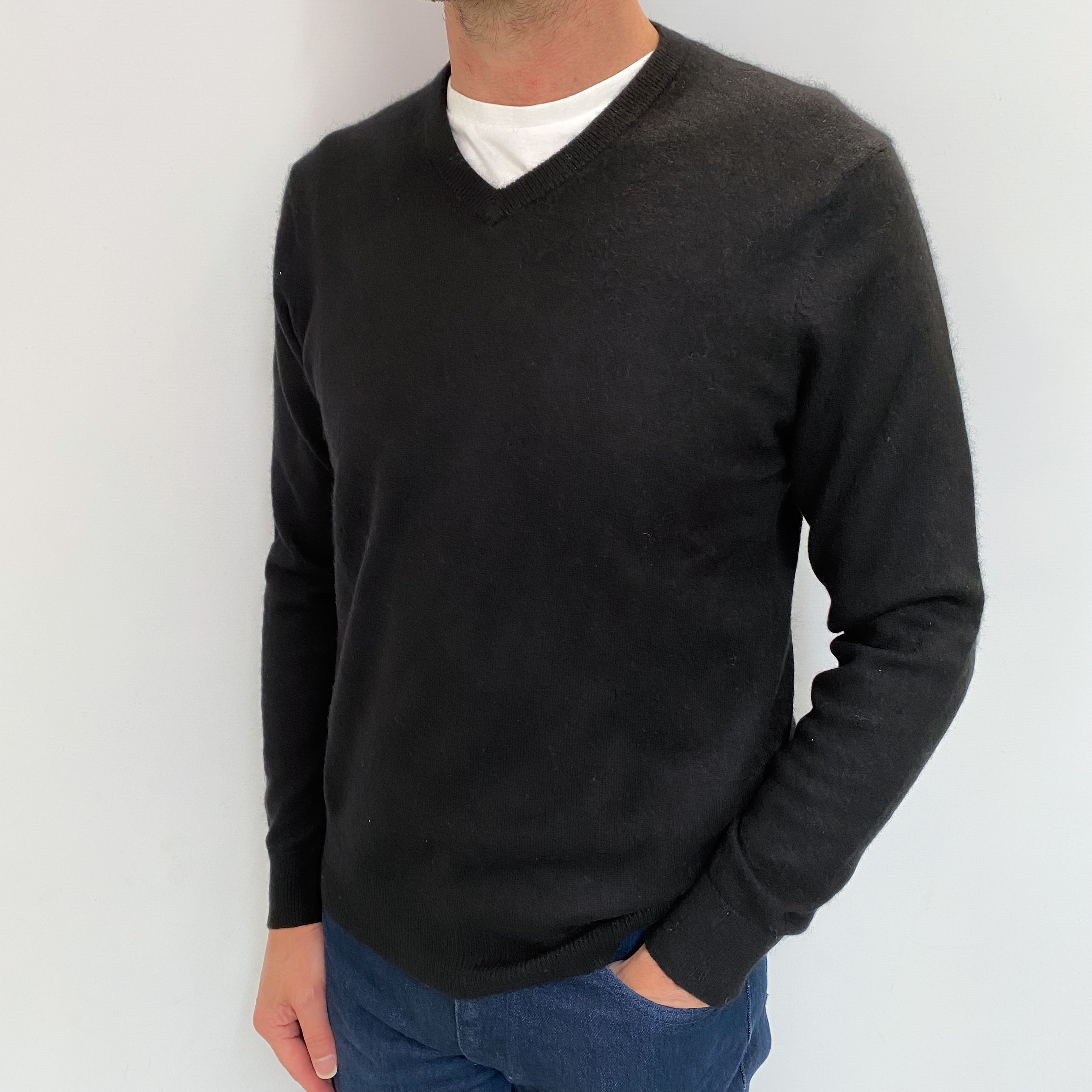 Men's Black Cashmere V Neck Jumper Small