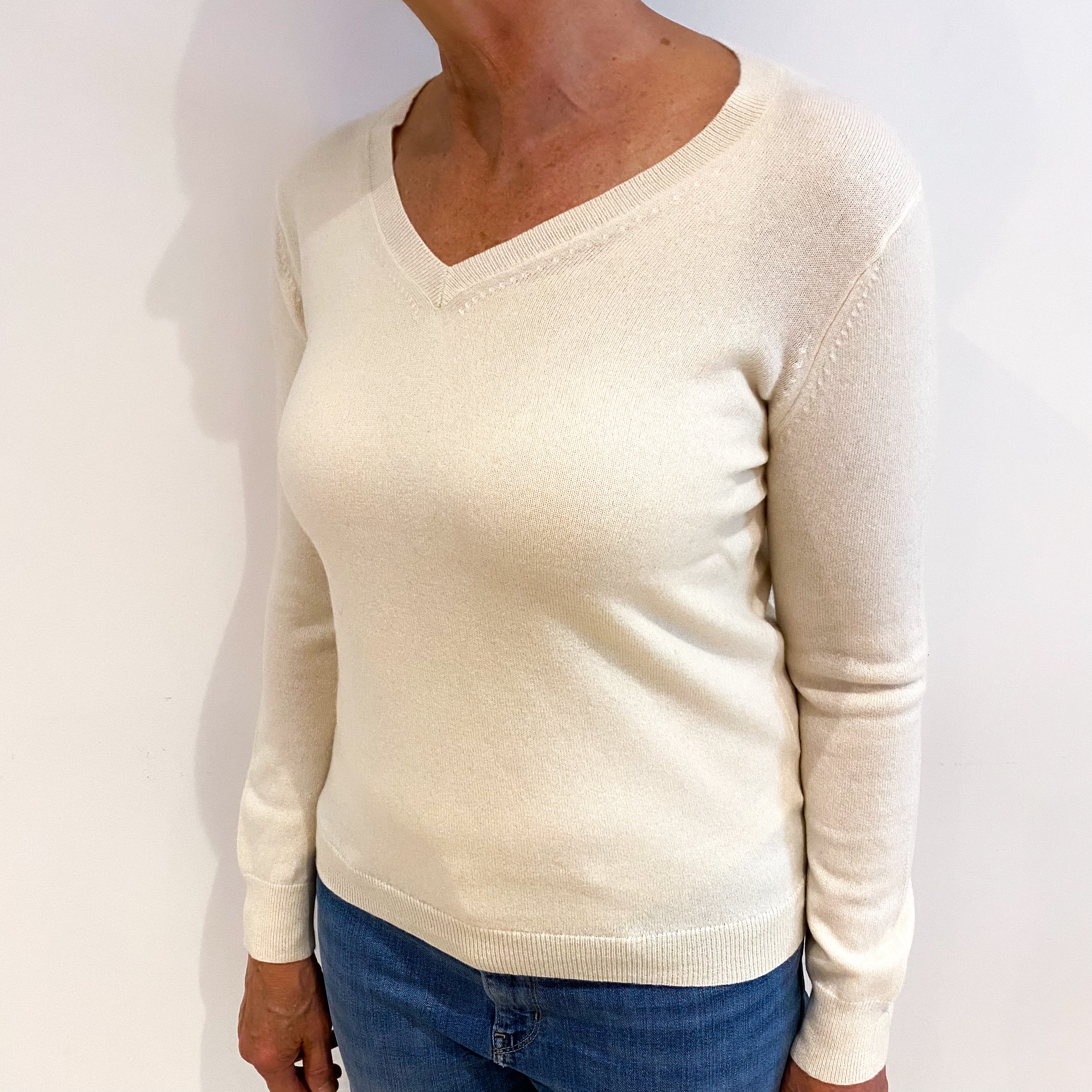 Vanilla Cream Cashmere V Neck Jumper Medium