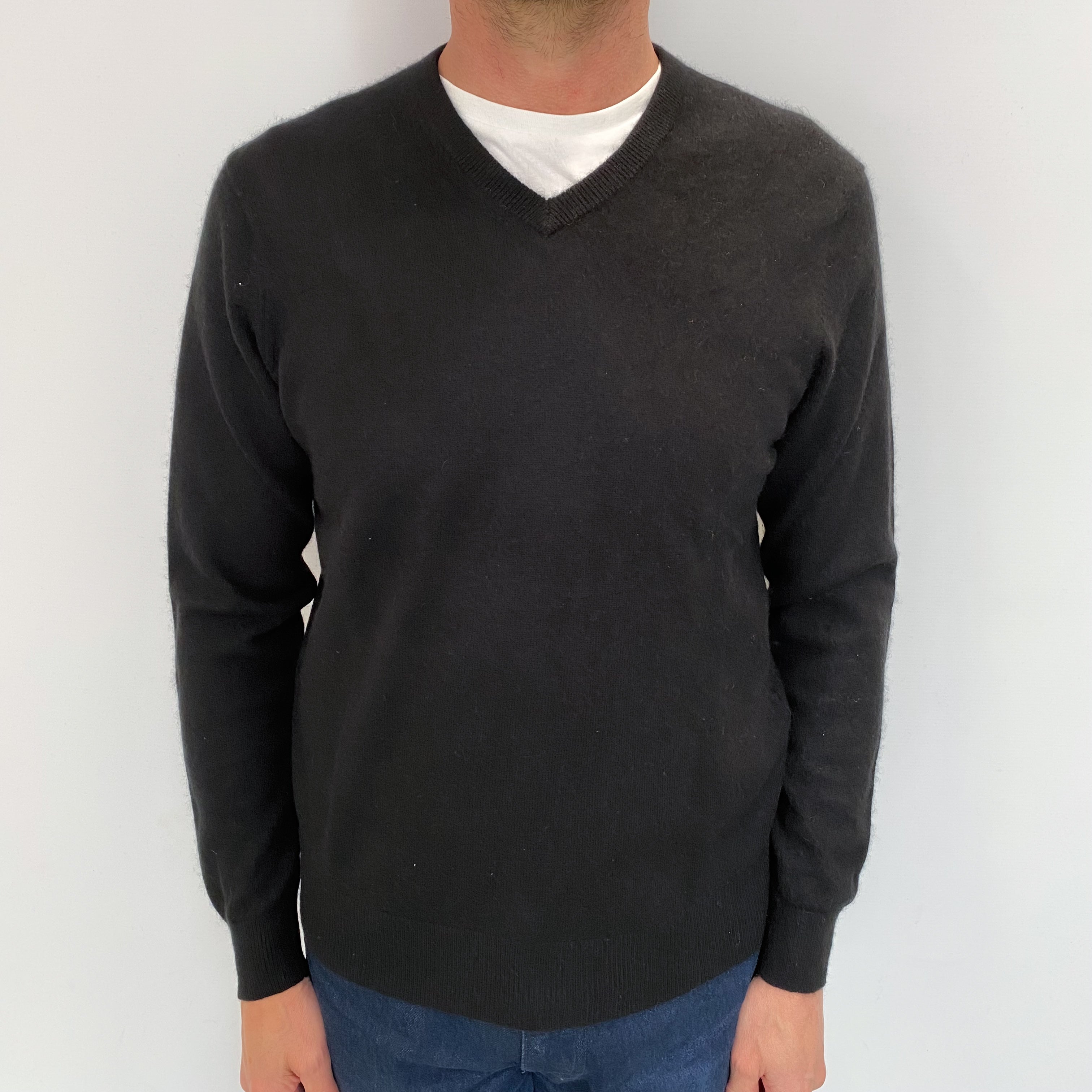 Men's Black Cashmere V Neck Jumper Small