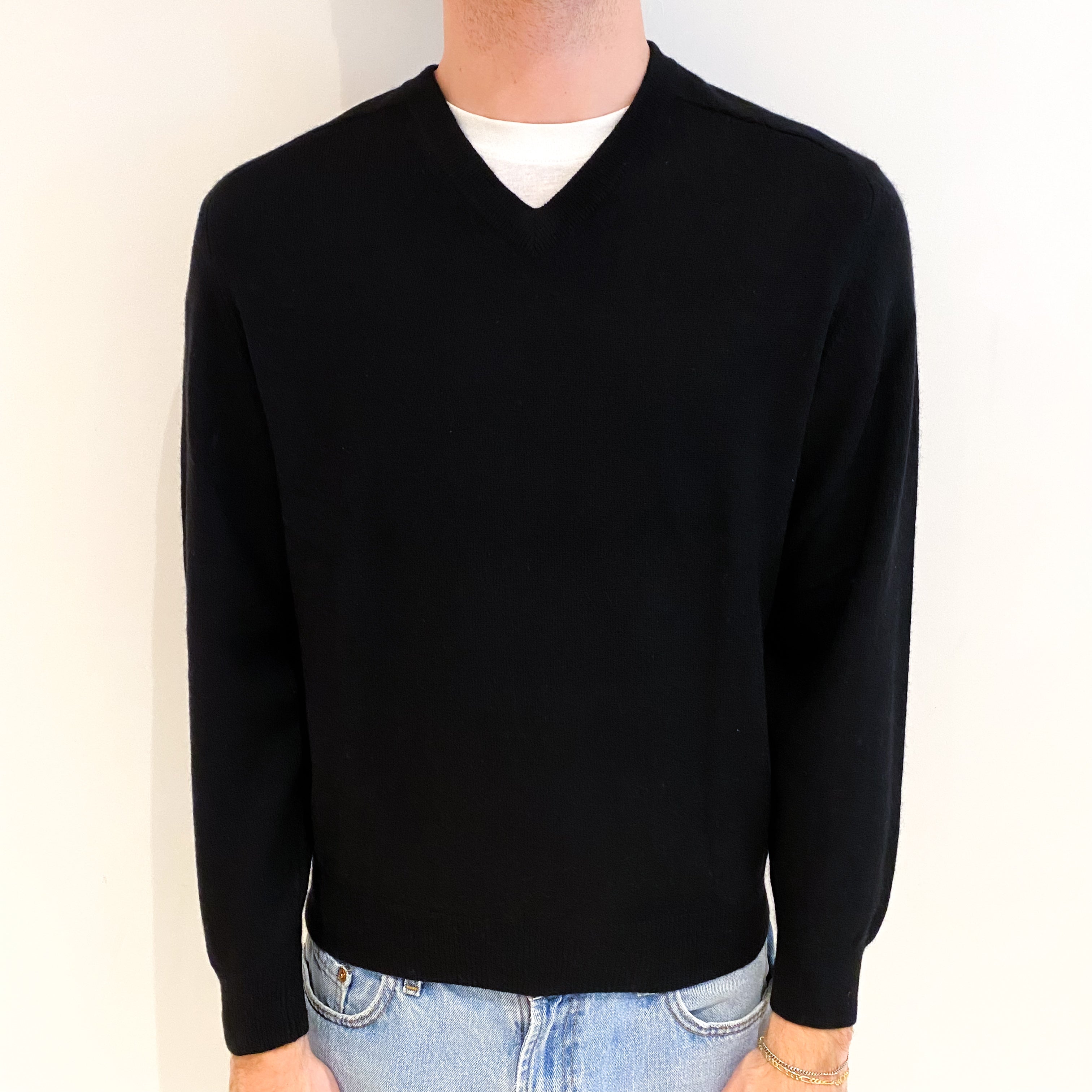 Men's Black Cashmere V Neck Jumper Medium