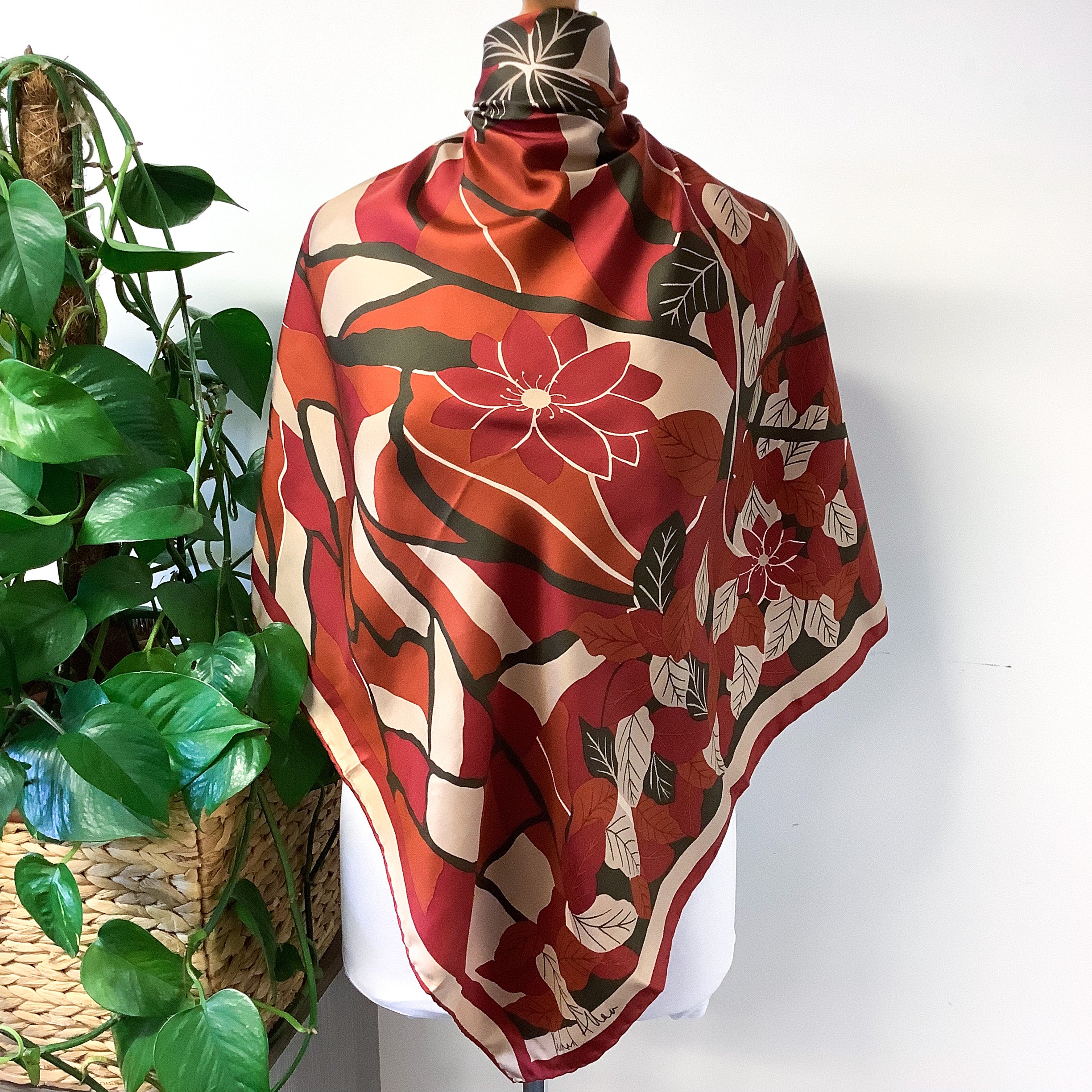 1970s Richard Allan Leaf Design Vintage Silk Scarf