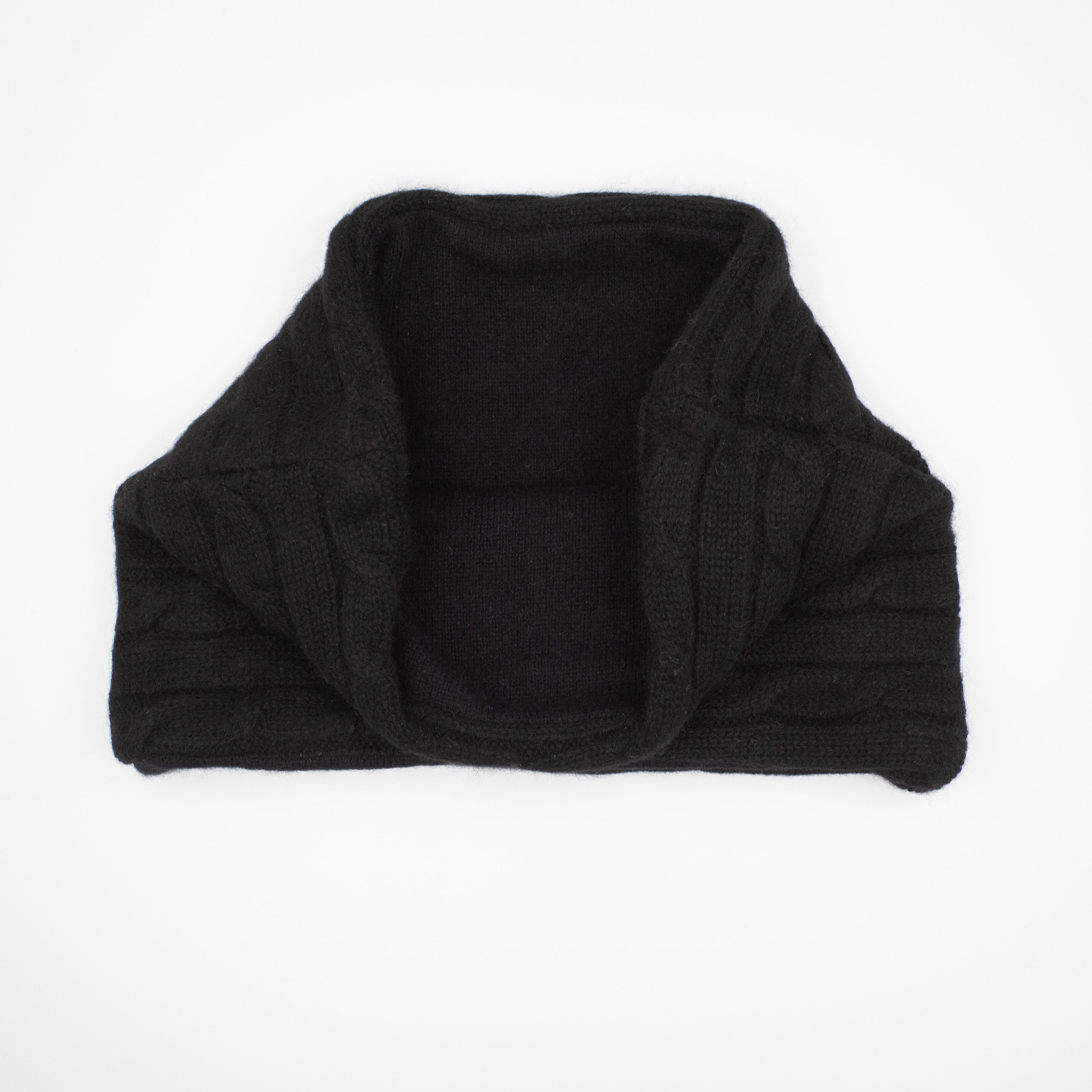 Men’s Black Horizontal Cable Neck Warmer