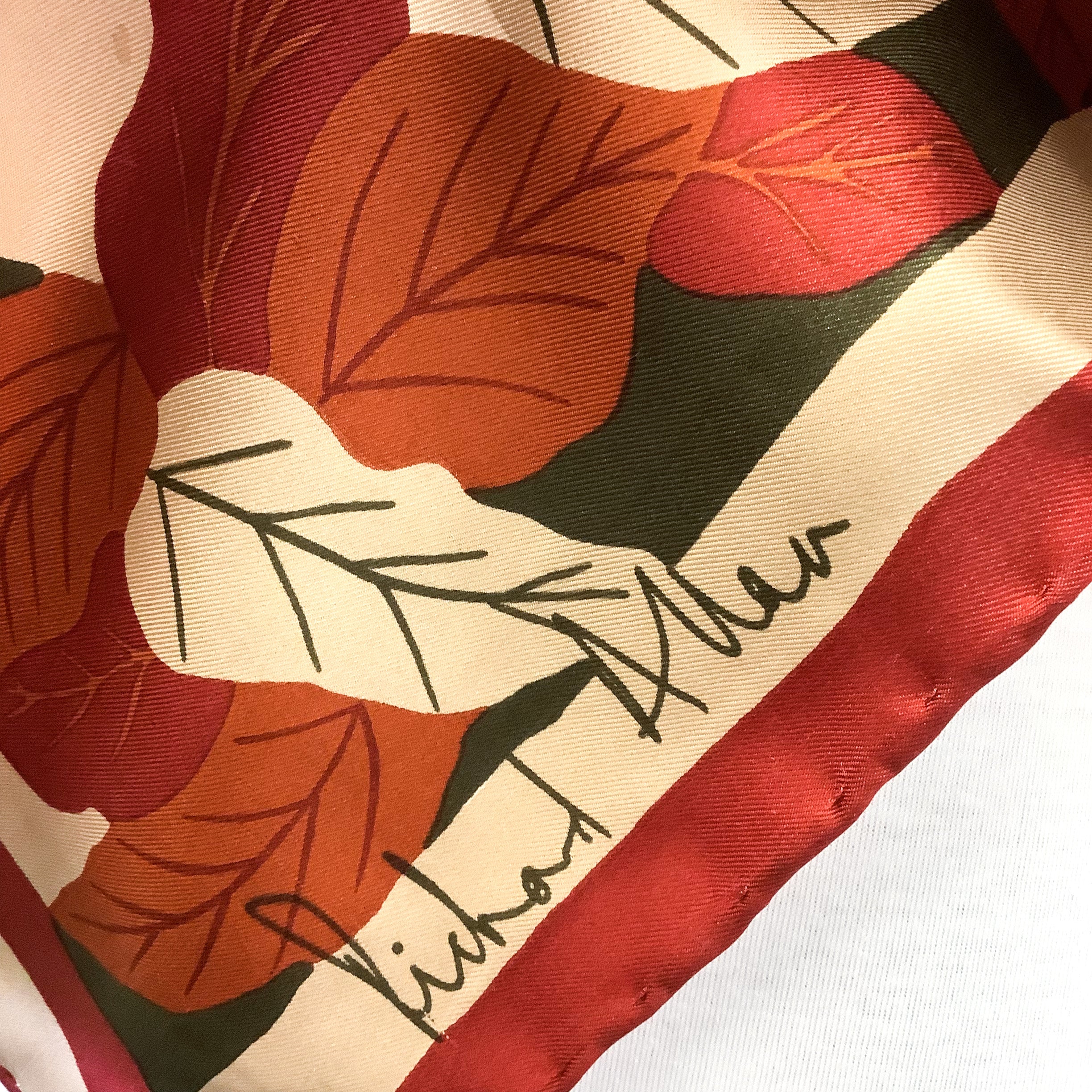 1970s Richard Allan Leaf Design Vintage Silk Scarf