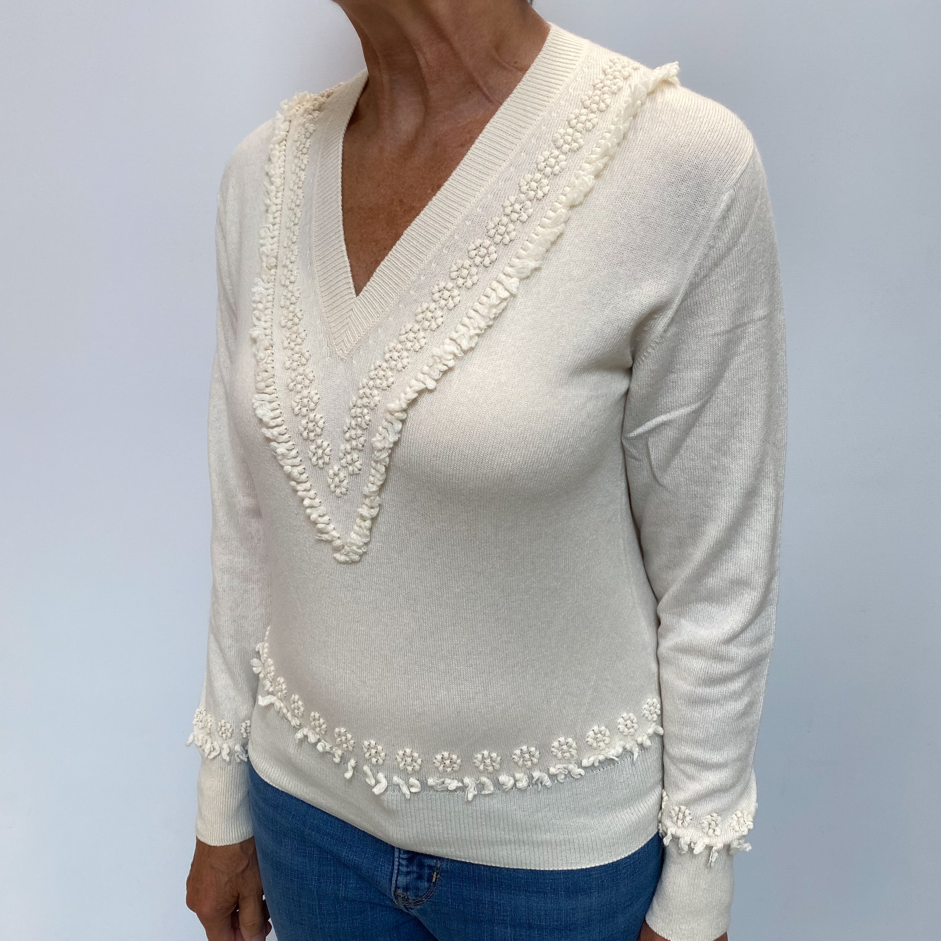 Scottish Barrie Vanilla Cream Cashmere V Neck Jumper Medium