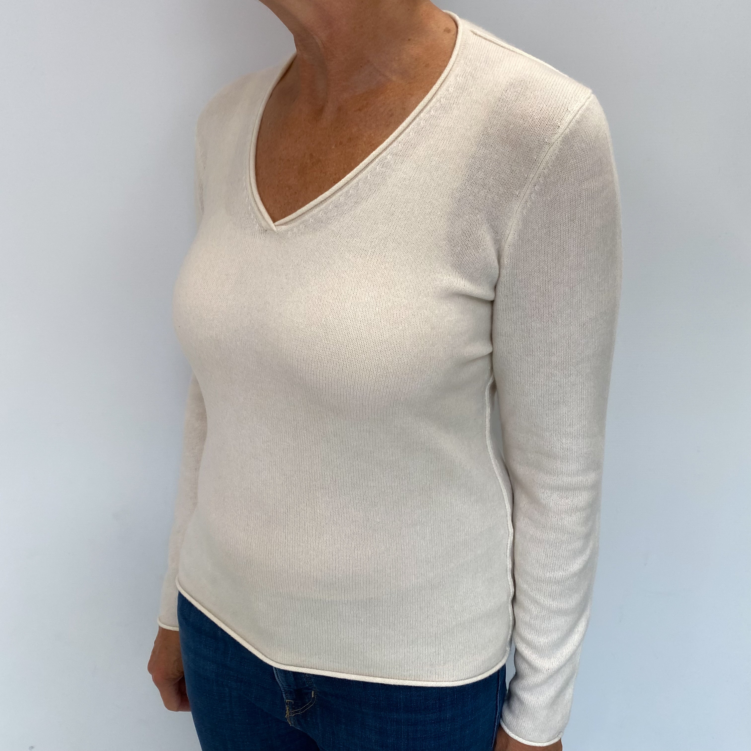 Vanilla Cream Cashmere V Neck Jumper Medium